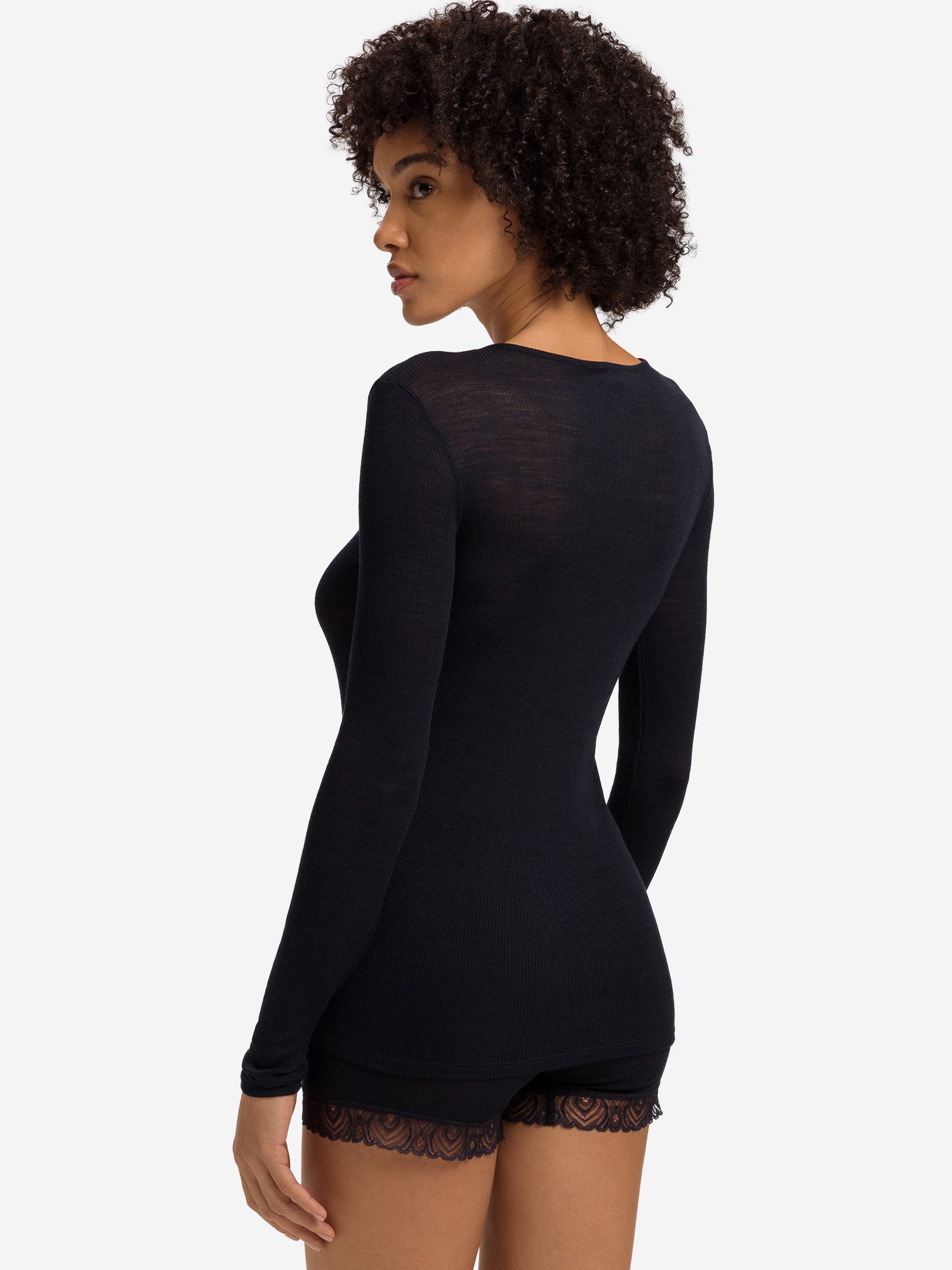 black / L