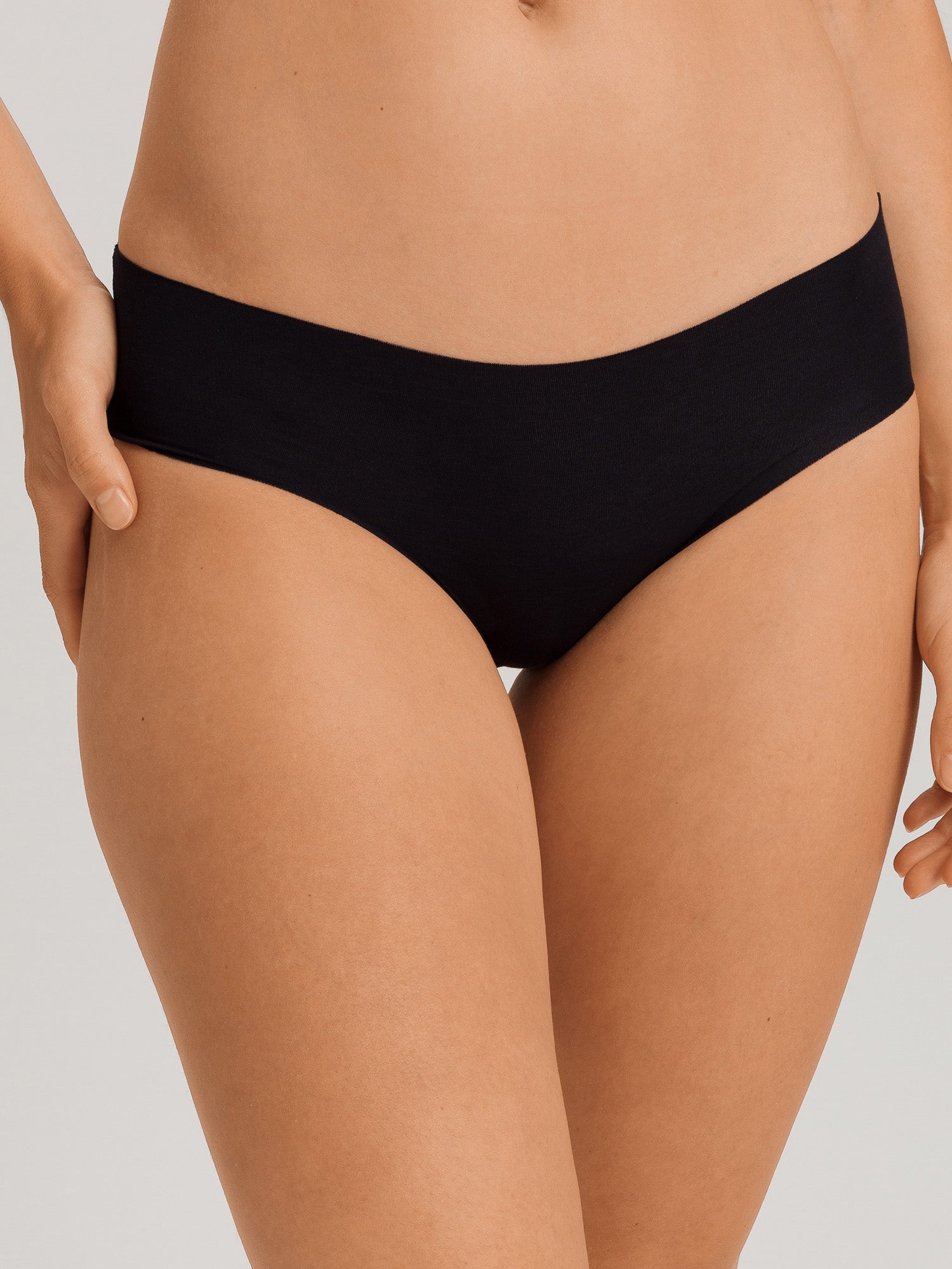 black / L