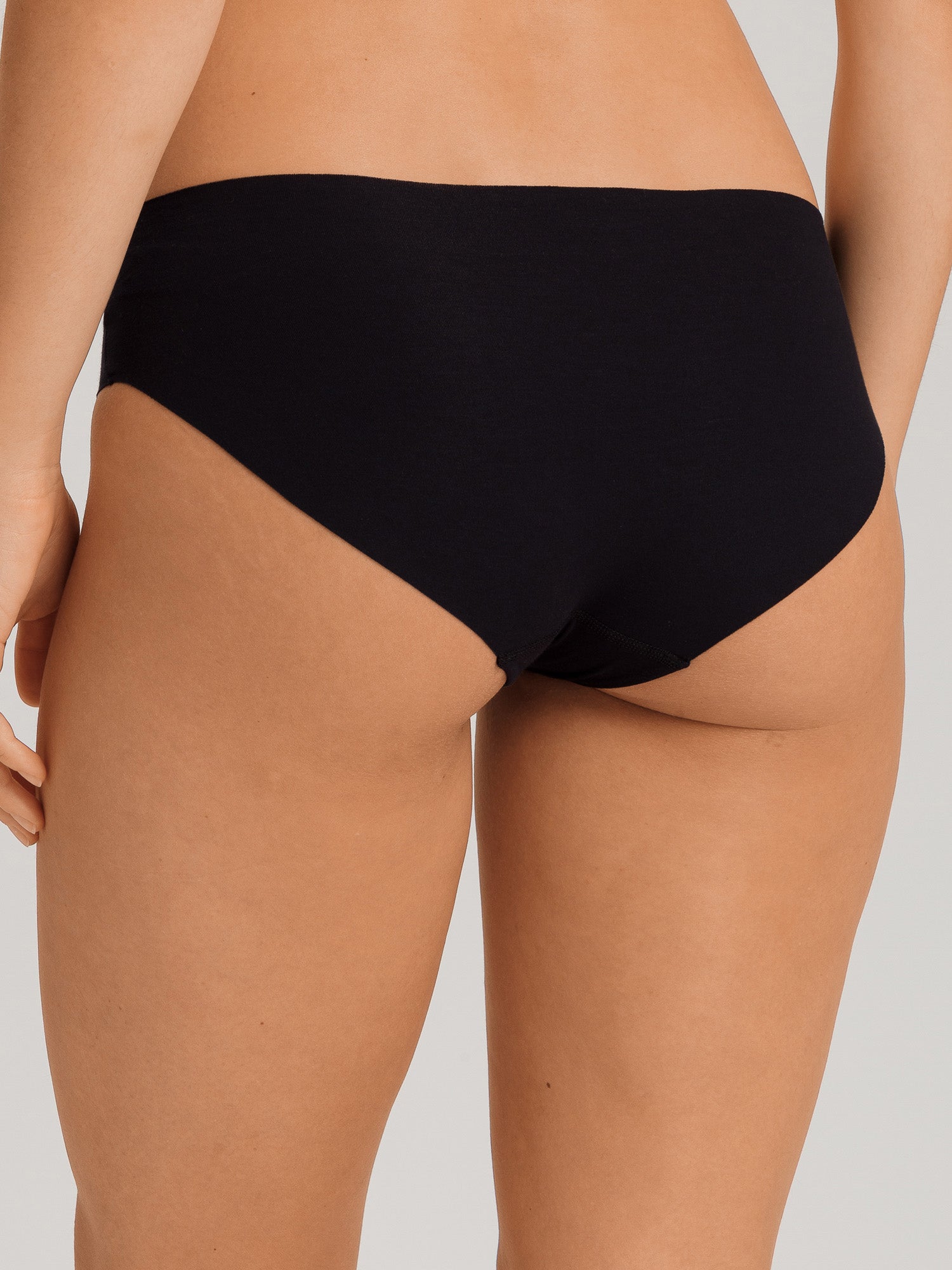black / L