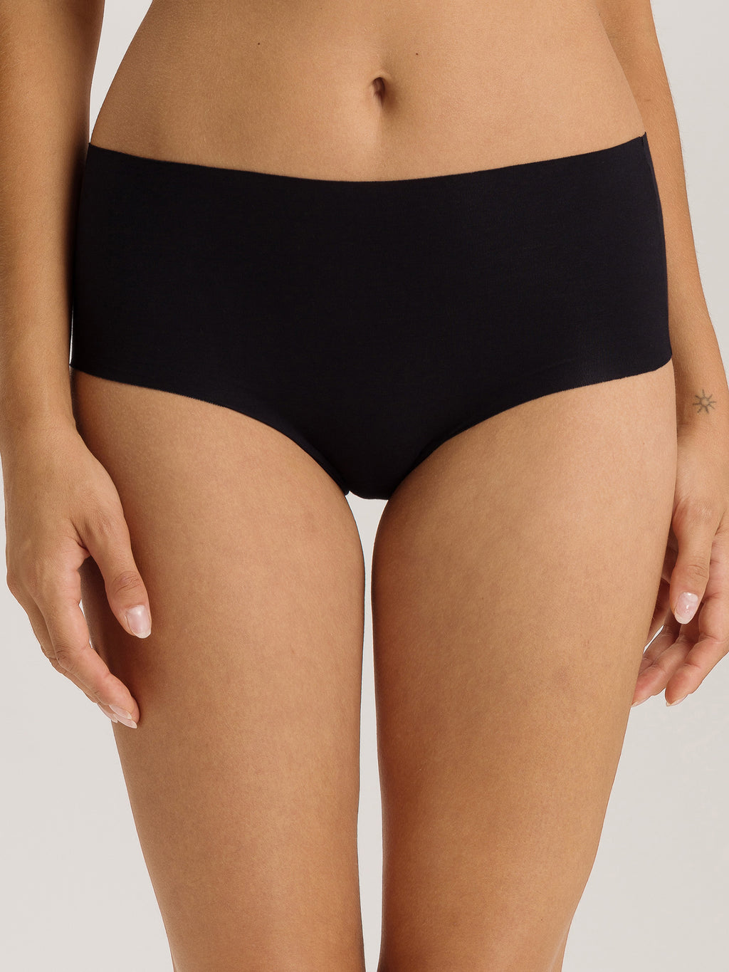 black / L