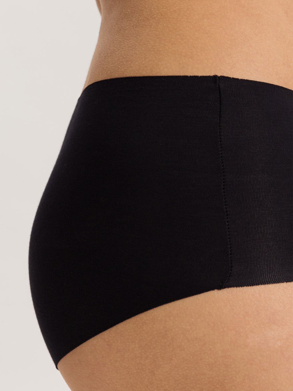black / L