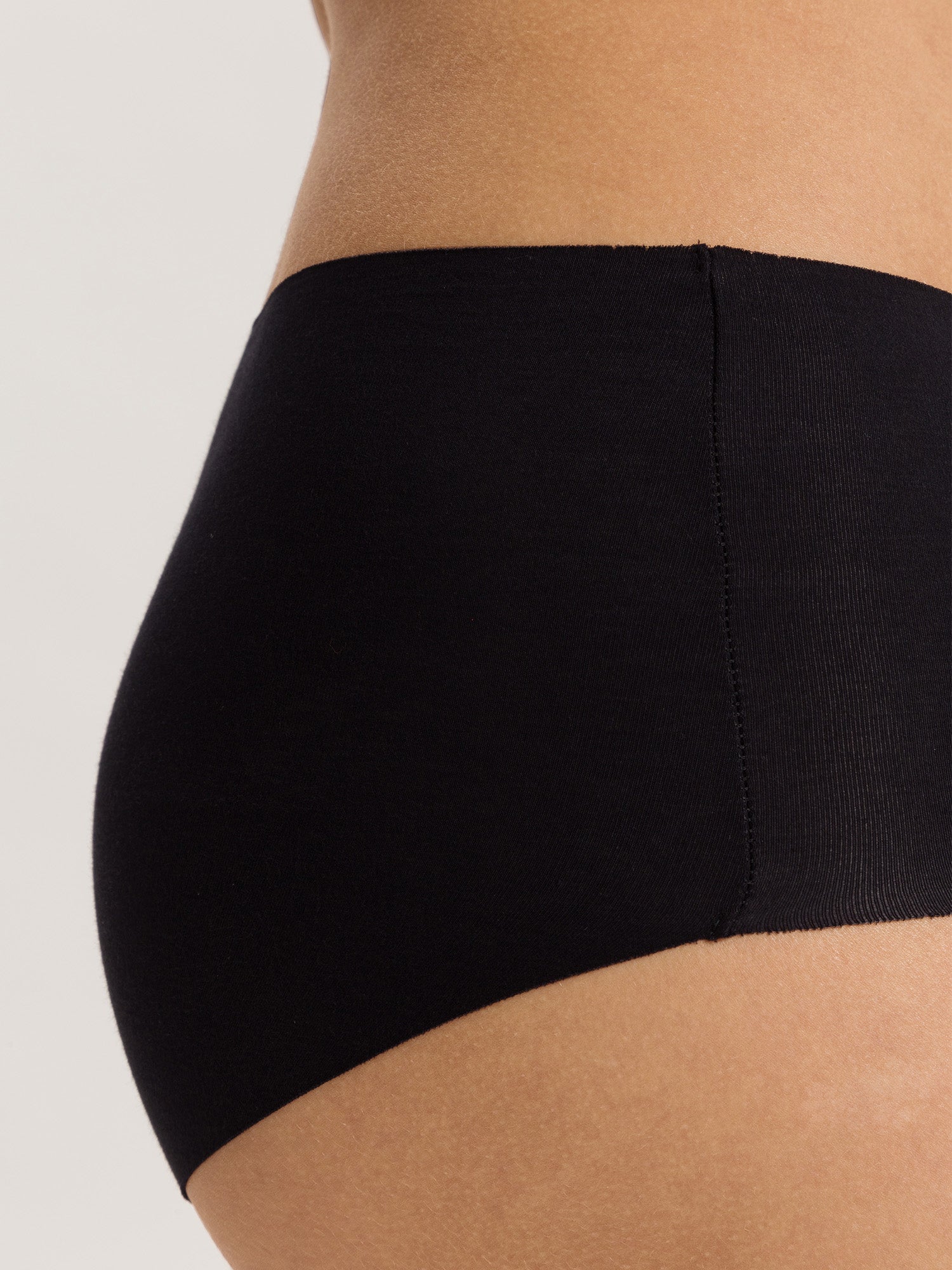 black / L