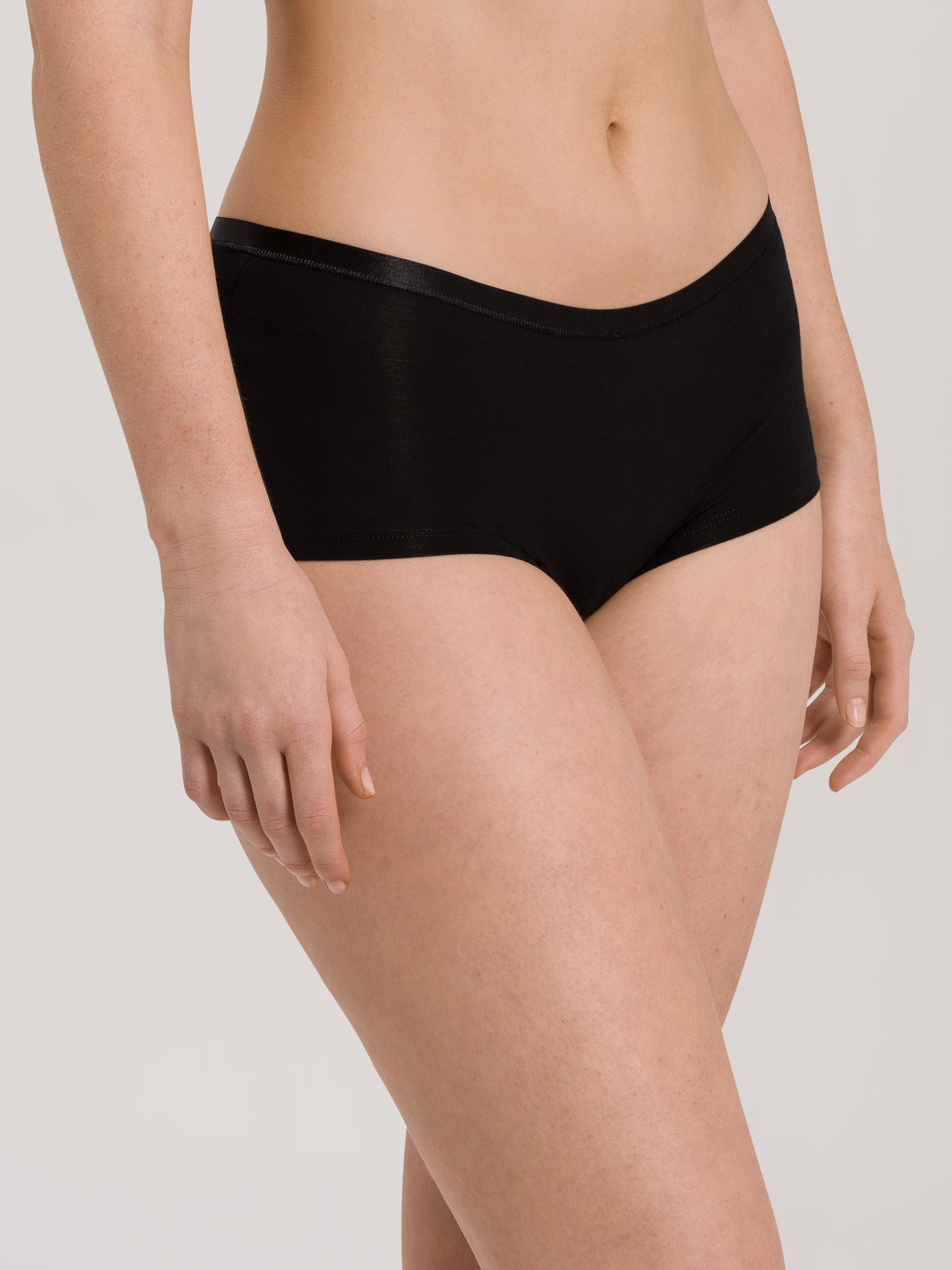 black / L