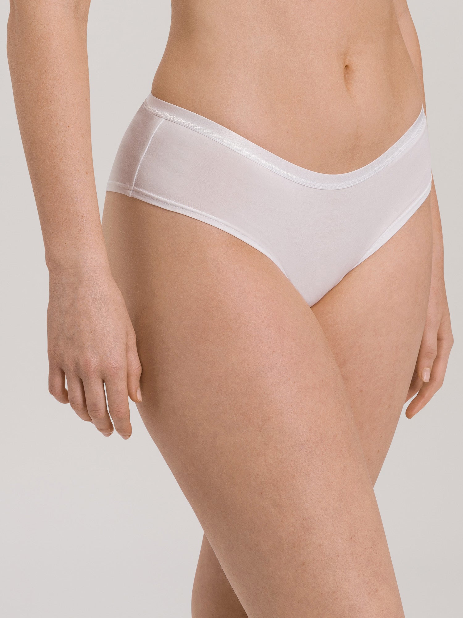 white / L