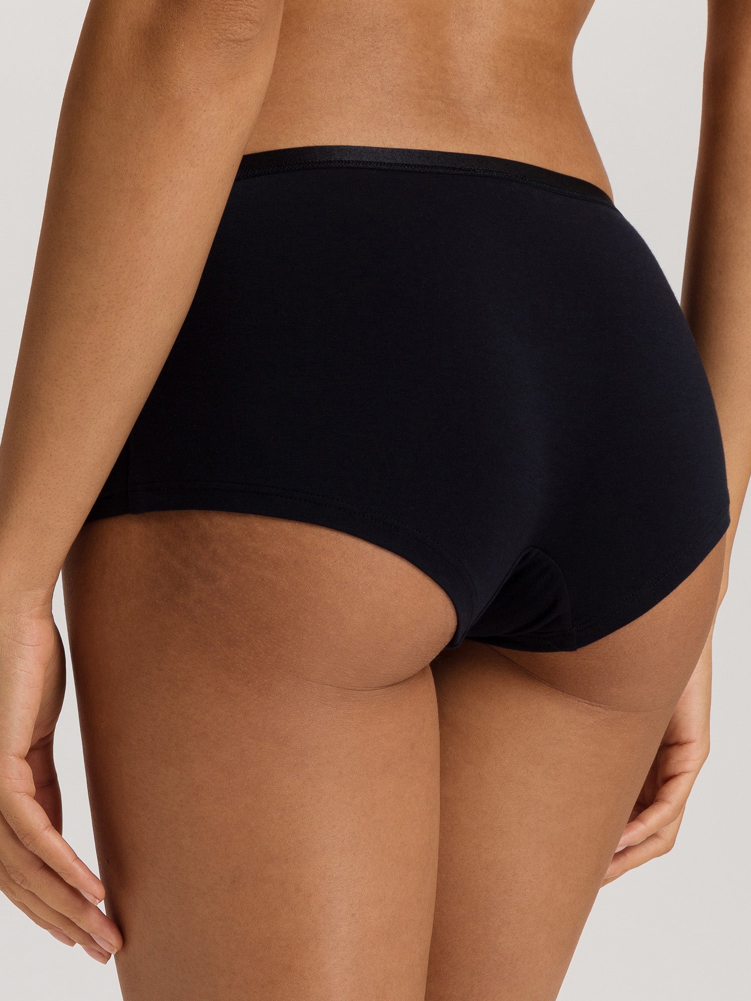black / L