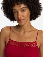 red dahlia / L