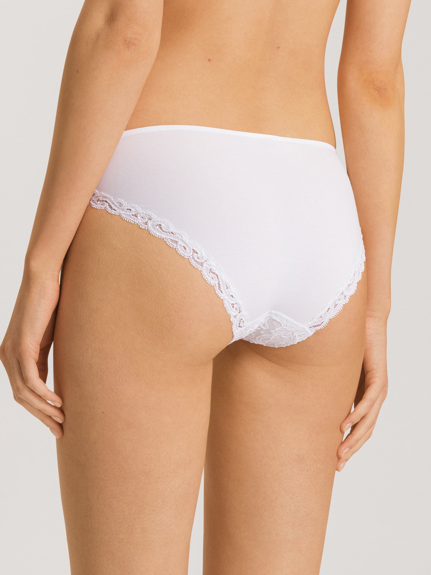 white / L