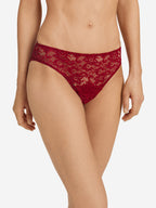 red dahlia / L