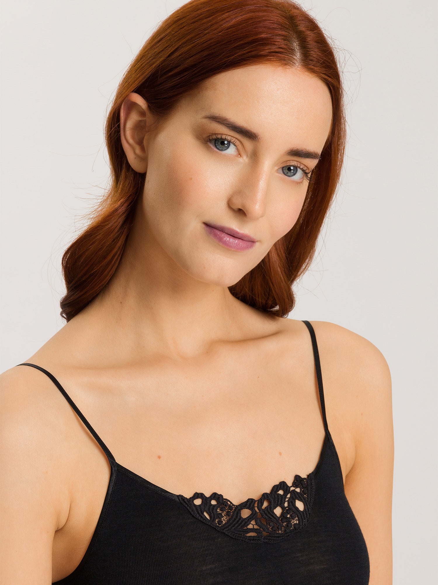 black / L