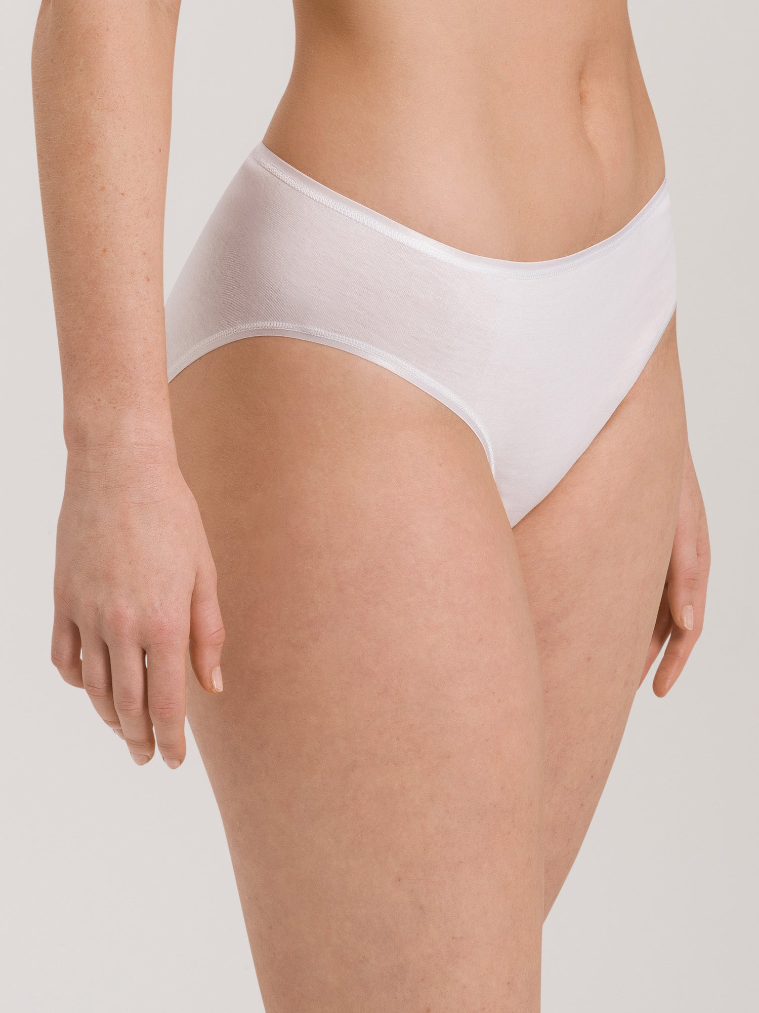 white / L