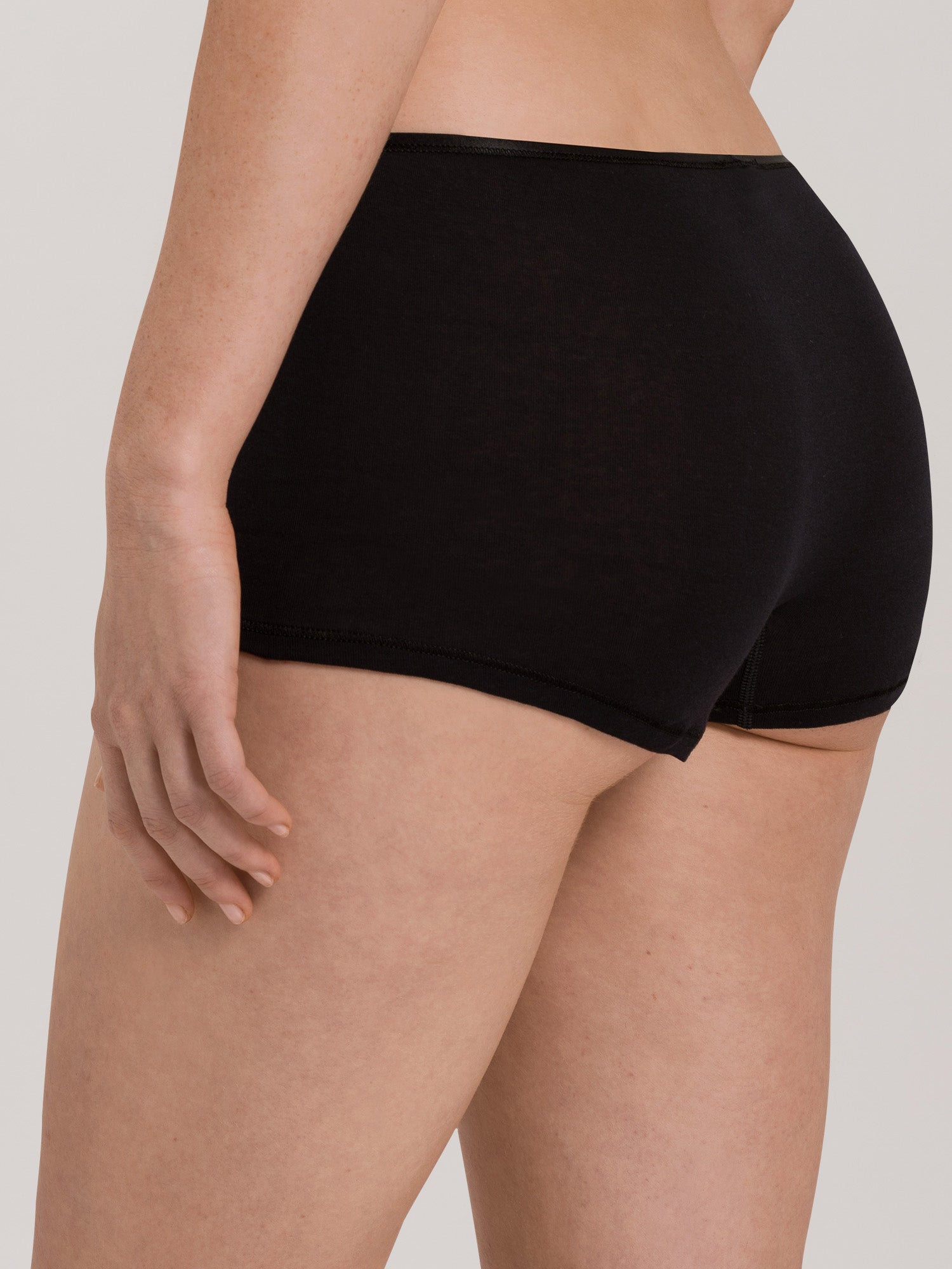 black / L