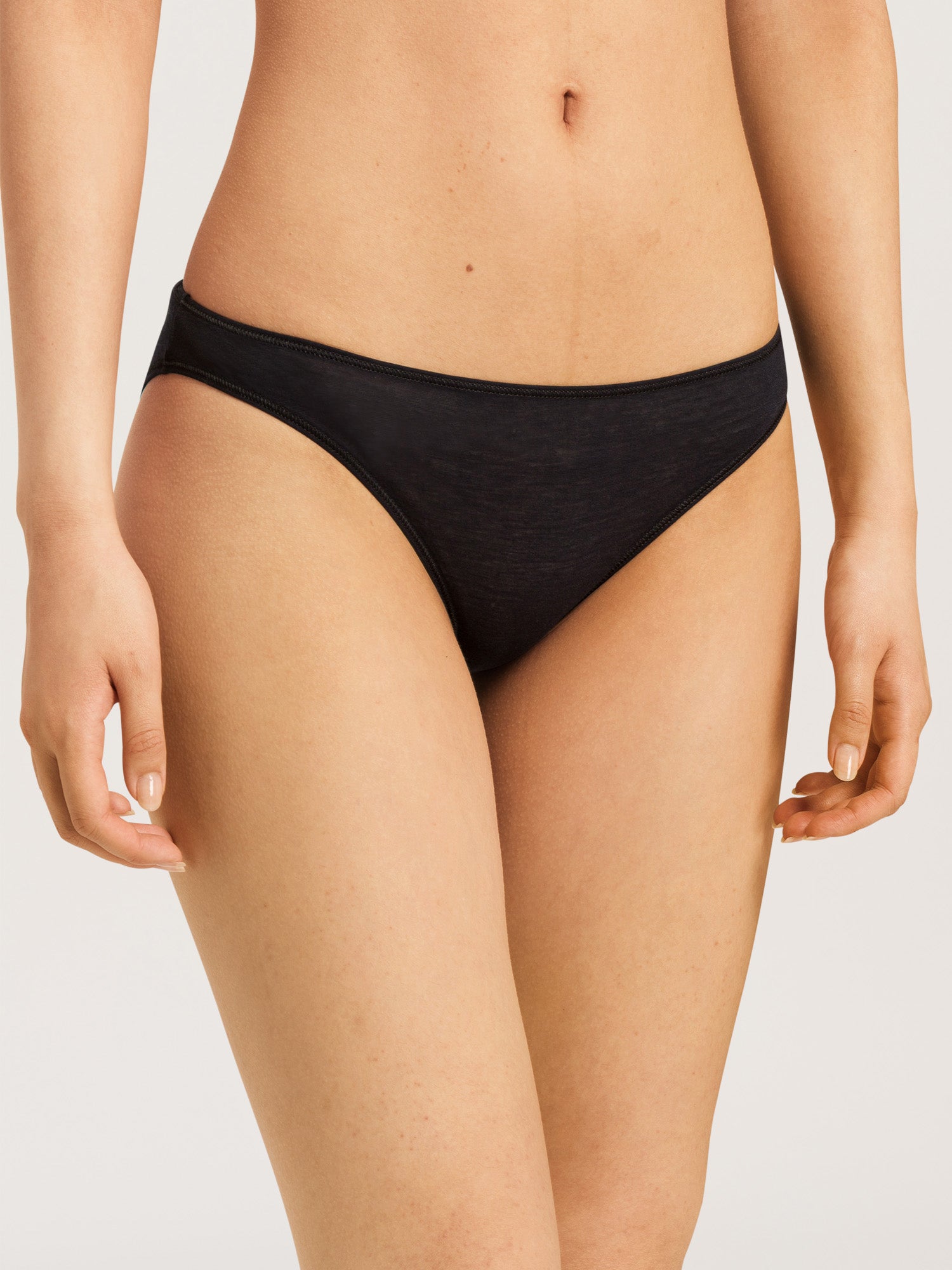 black / L