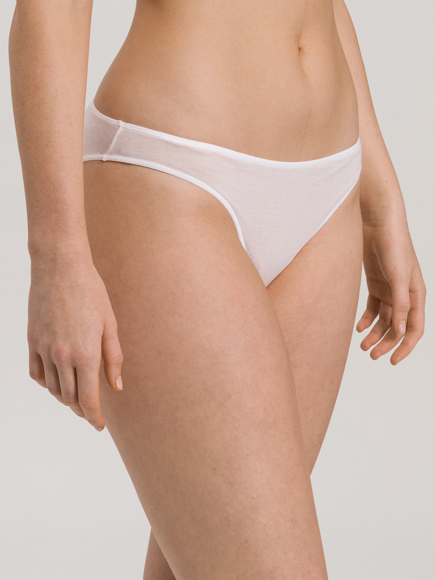 white / L