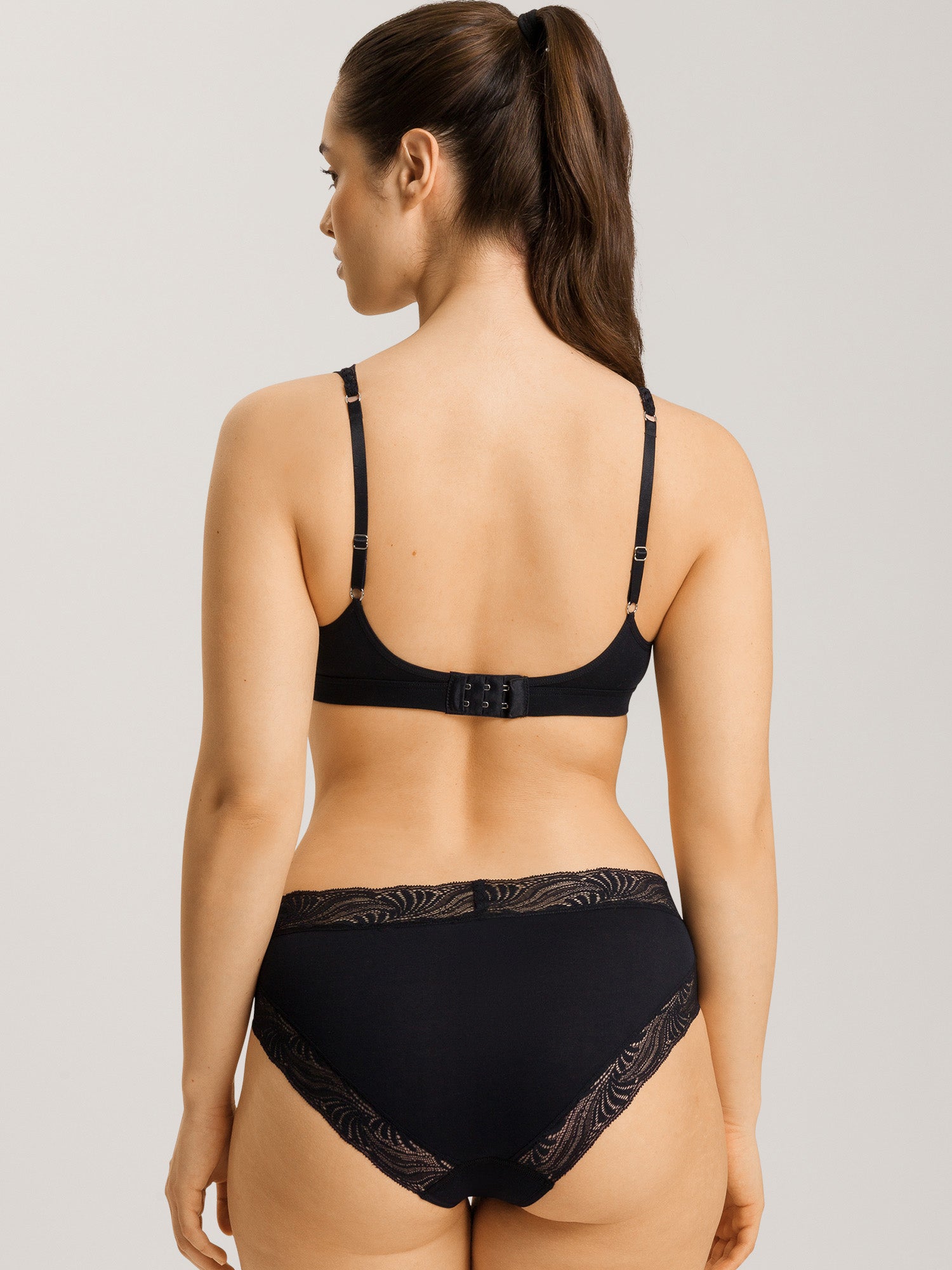black / L
