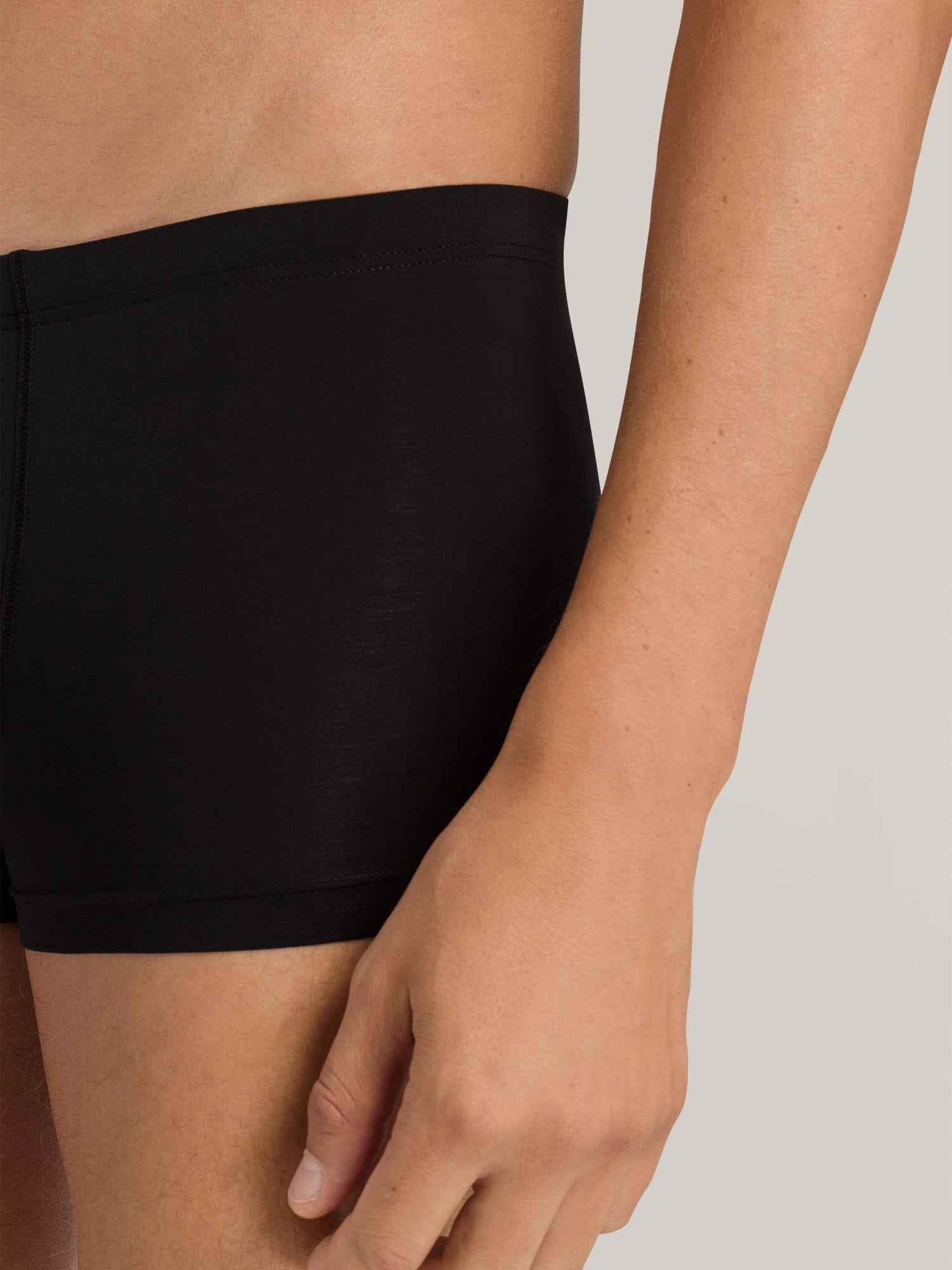 black / L