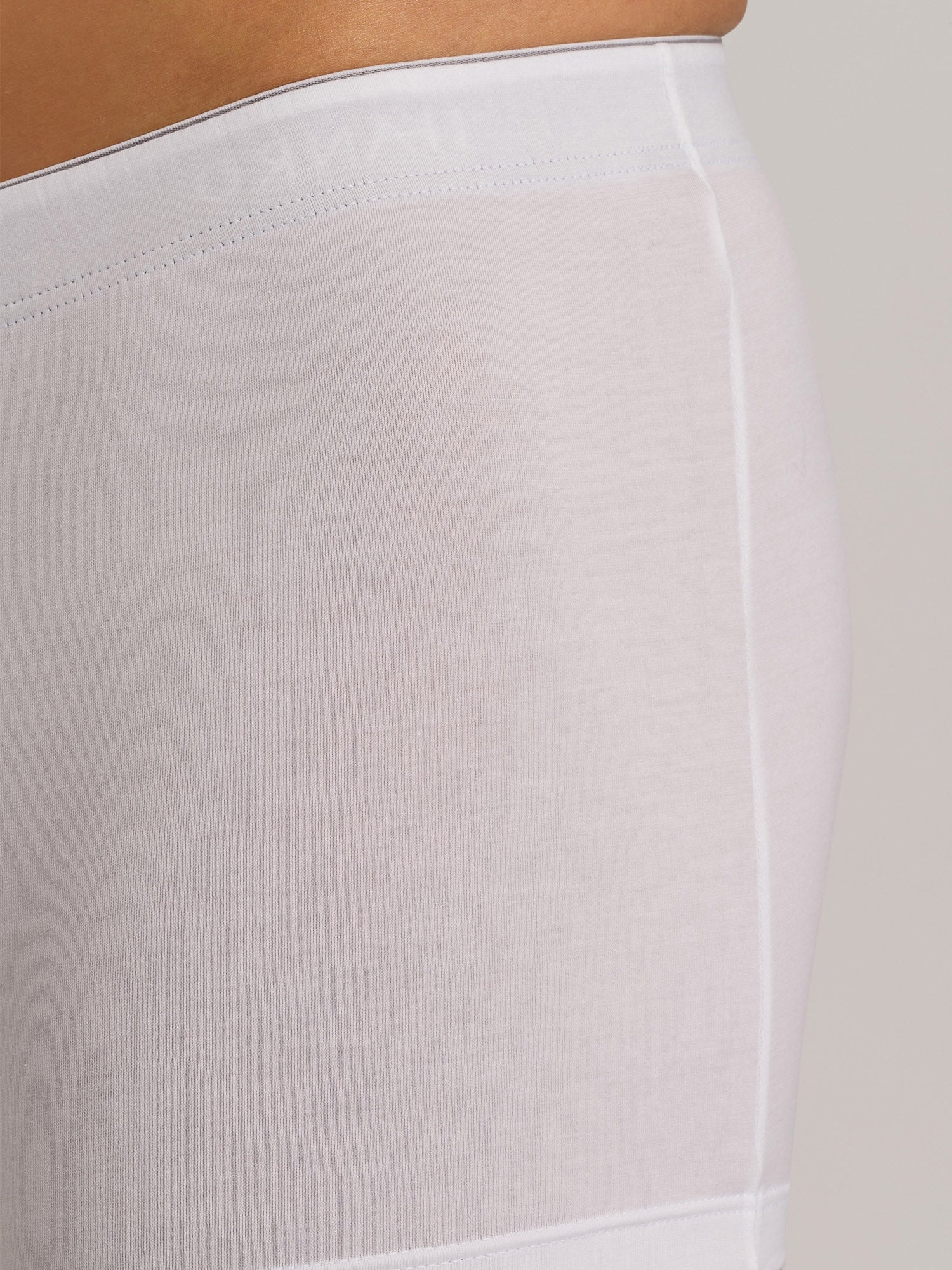 white / L
