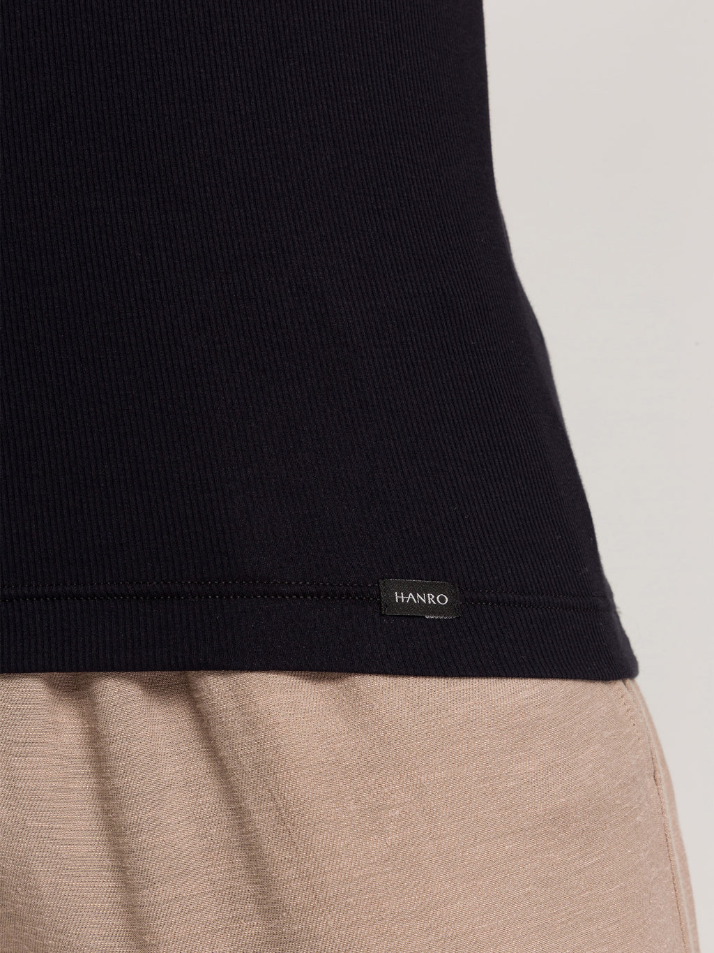 black / L