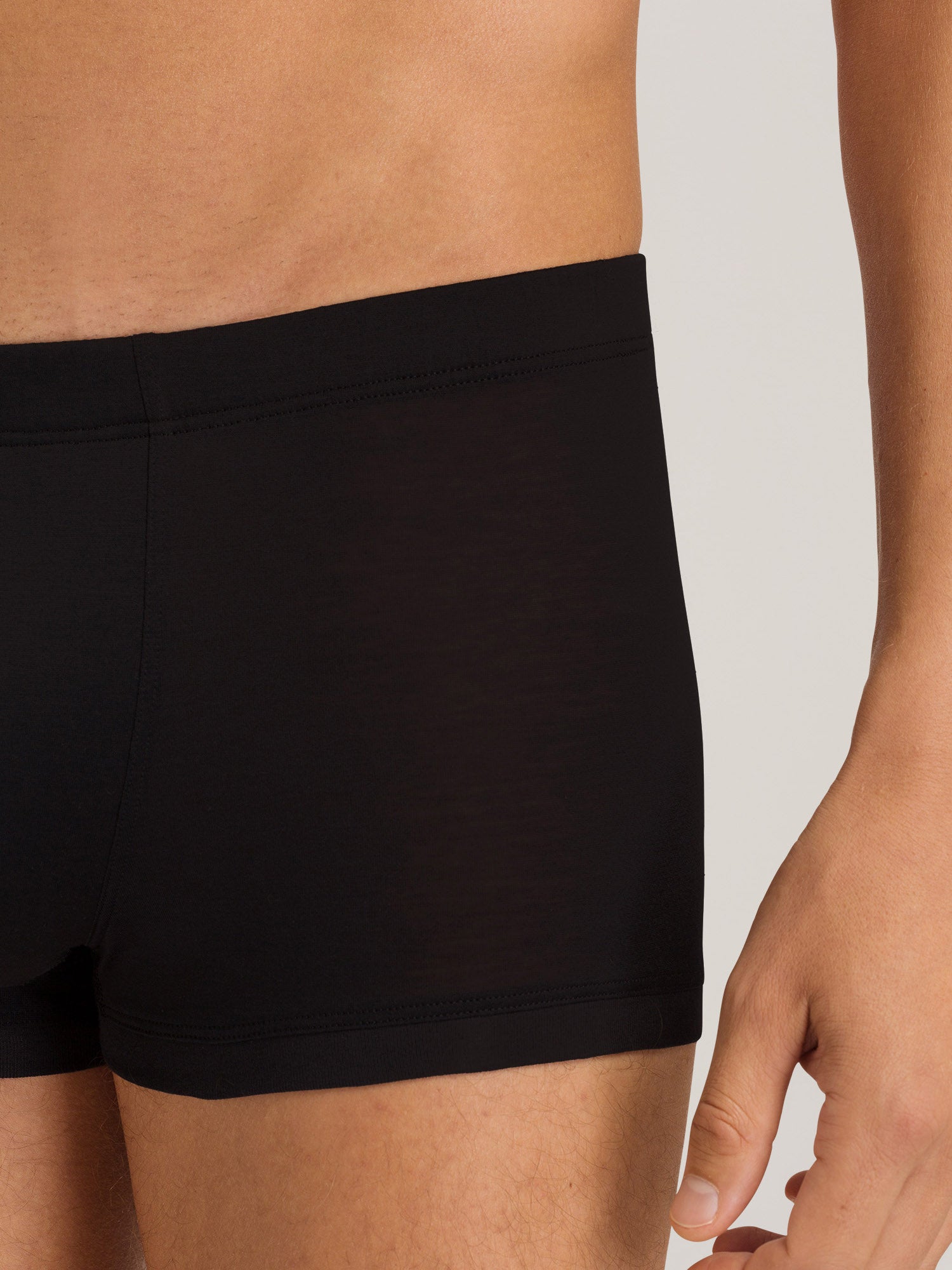 black / L