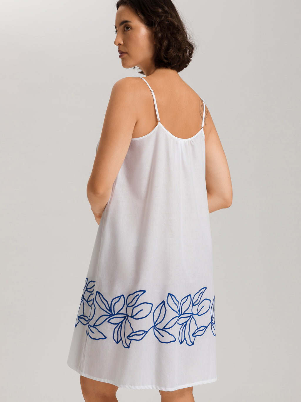 white / L