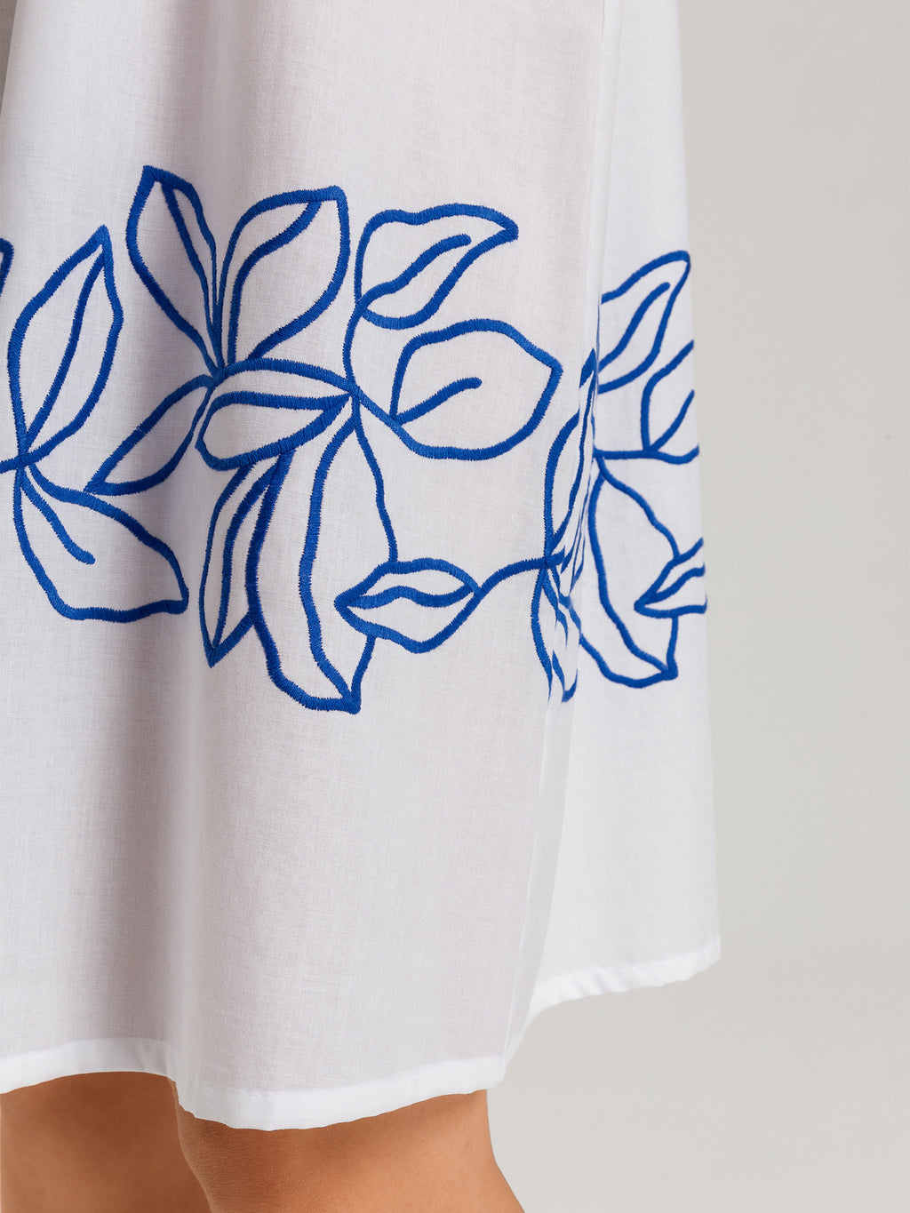 white / L
