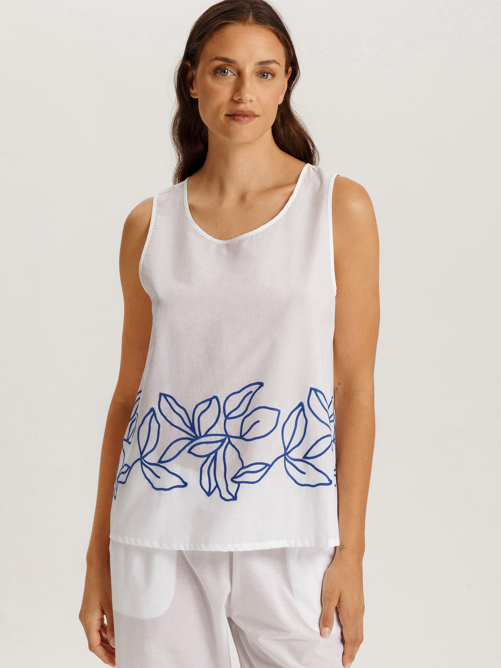 white / L