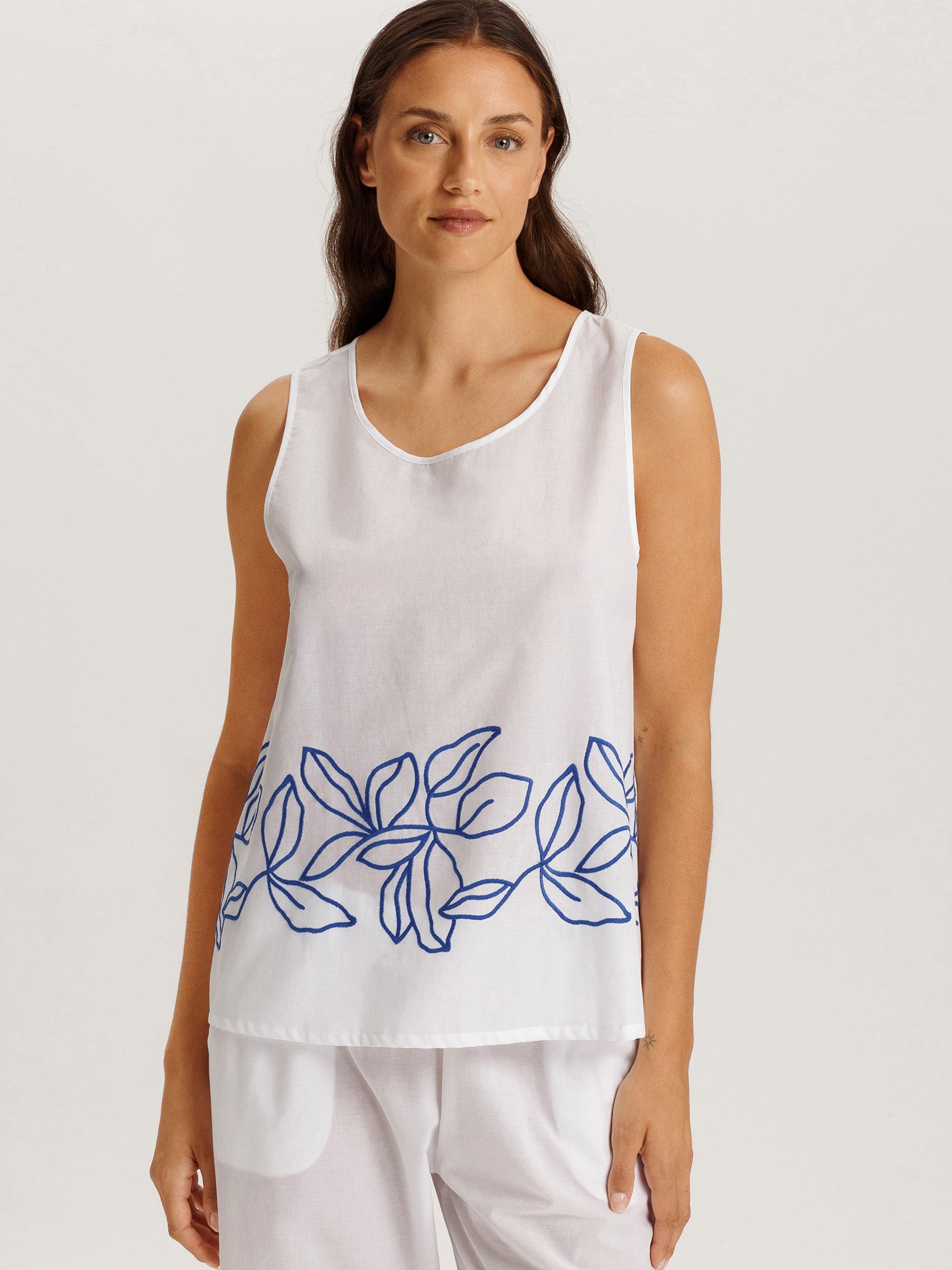 white / L