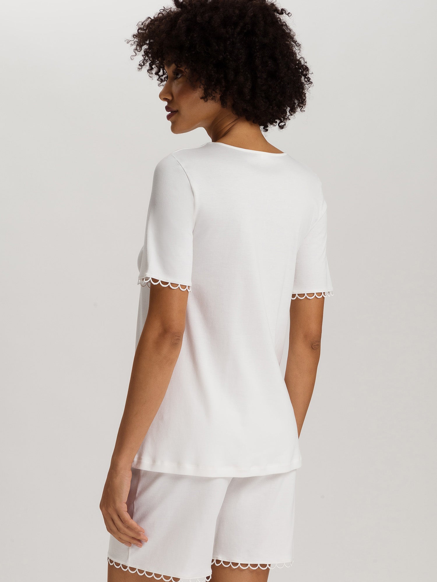 off white / L