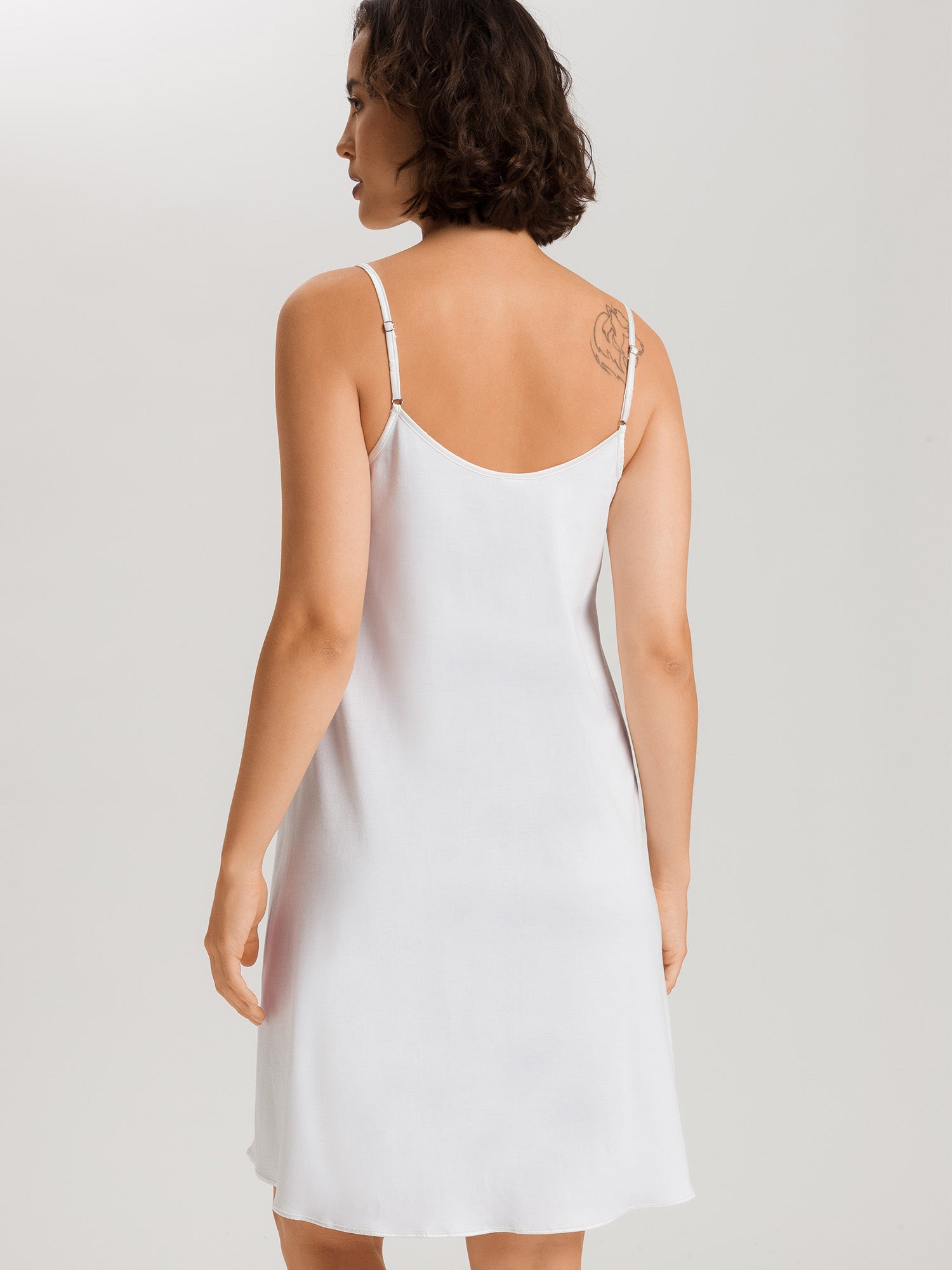 white / L