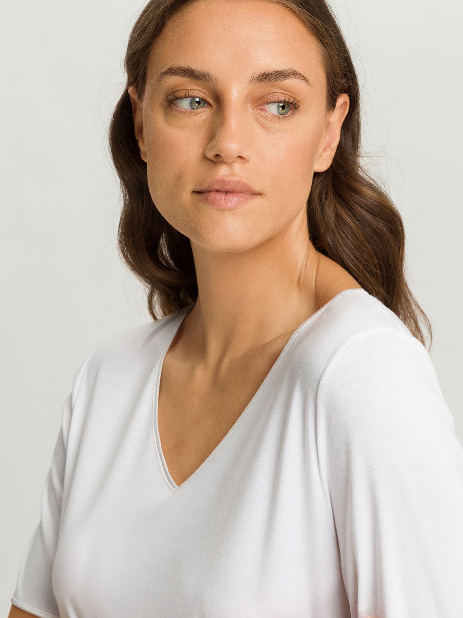 white / L