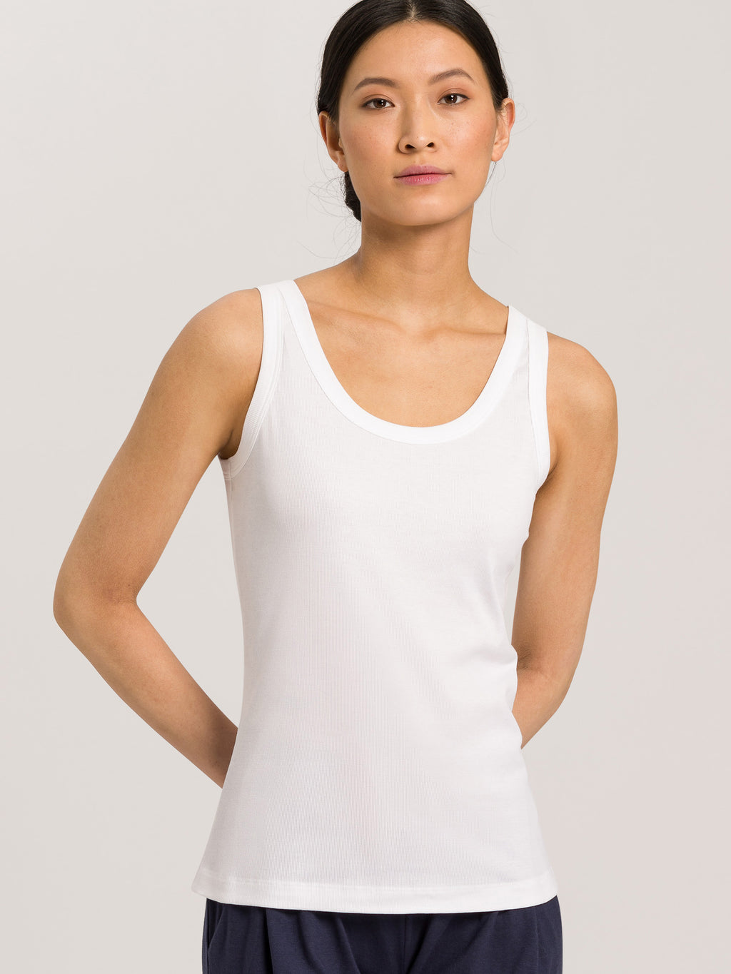 white / L