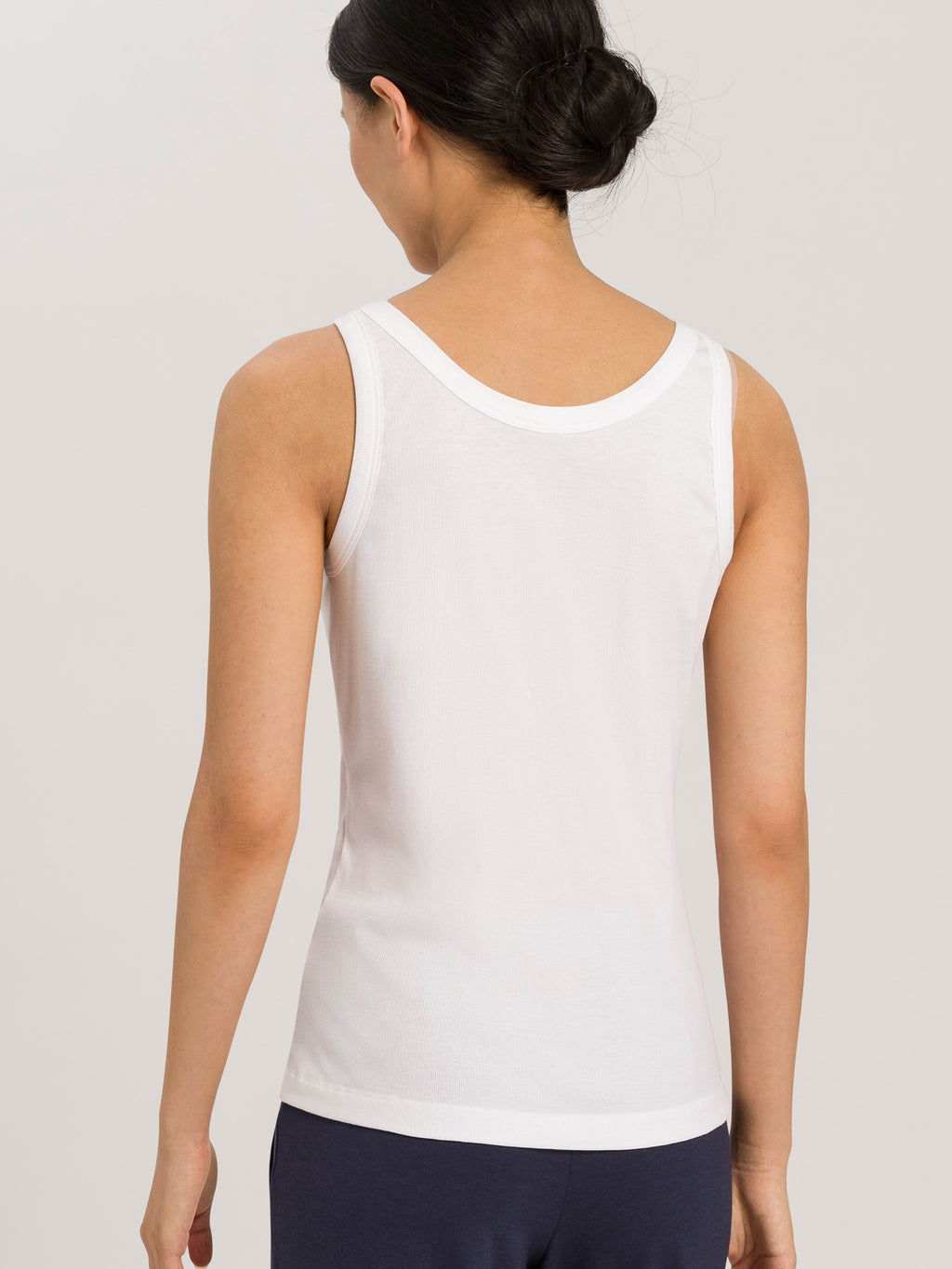 white / L
