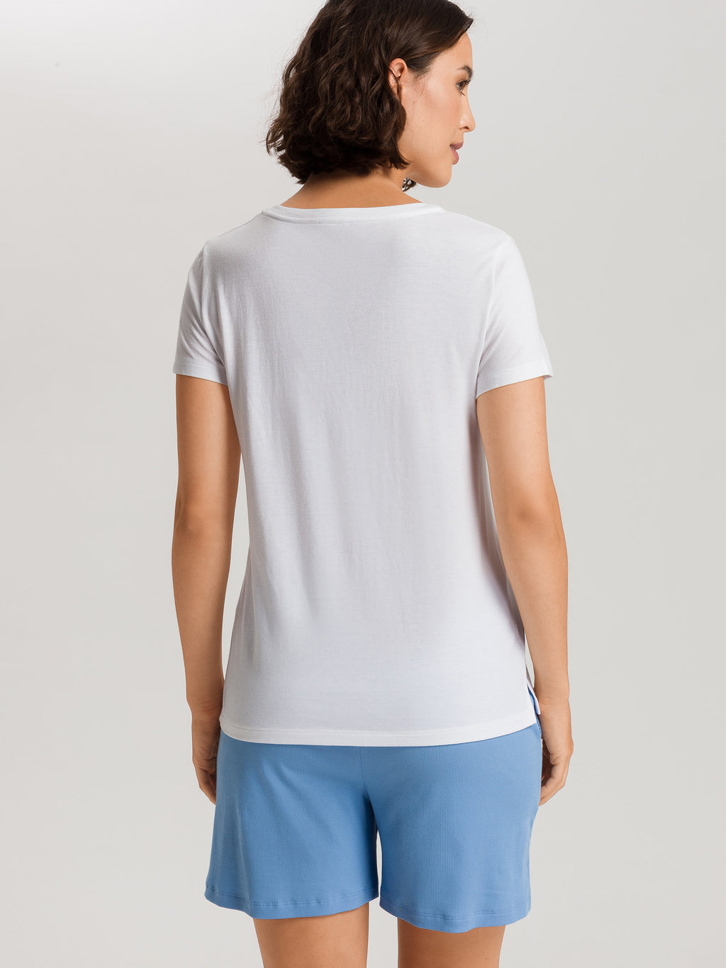white / L