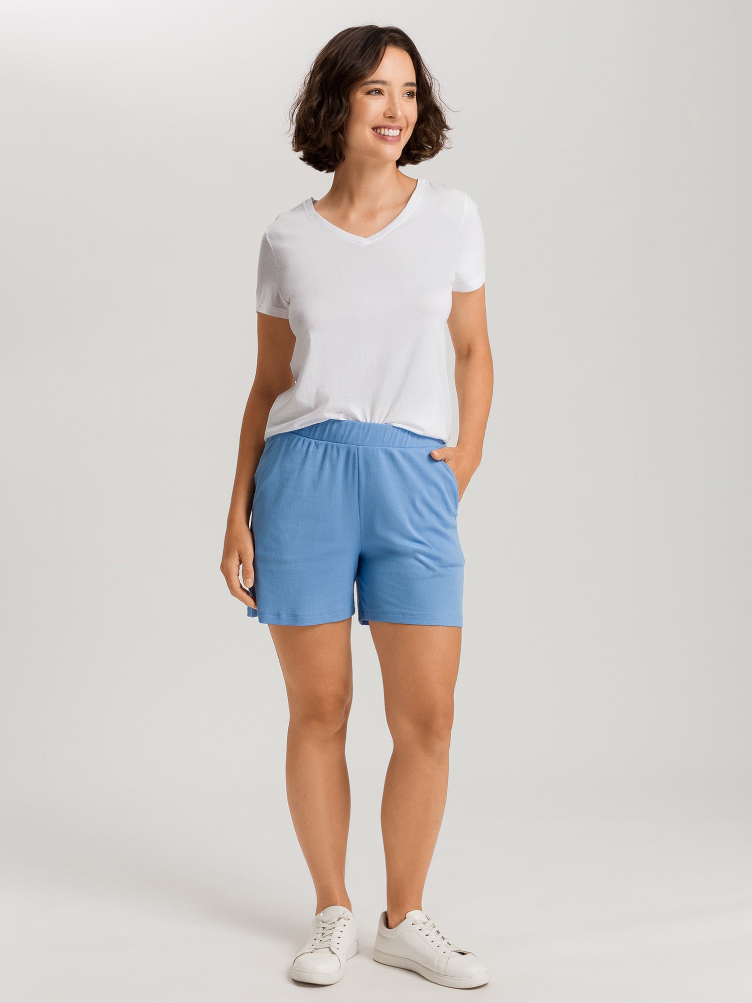 white / L