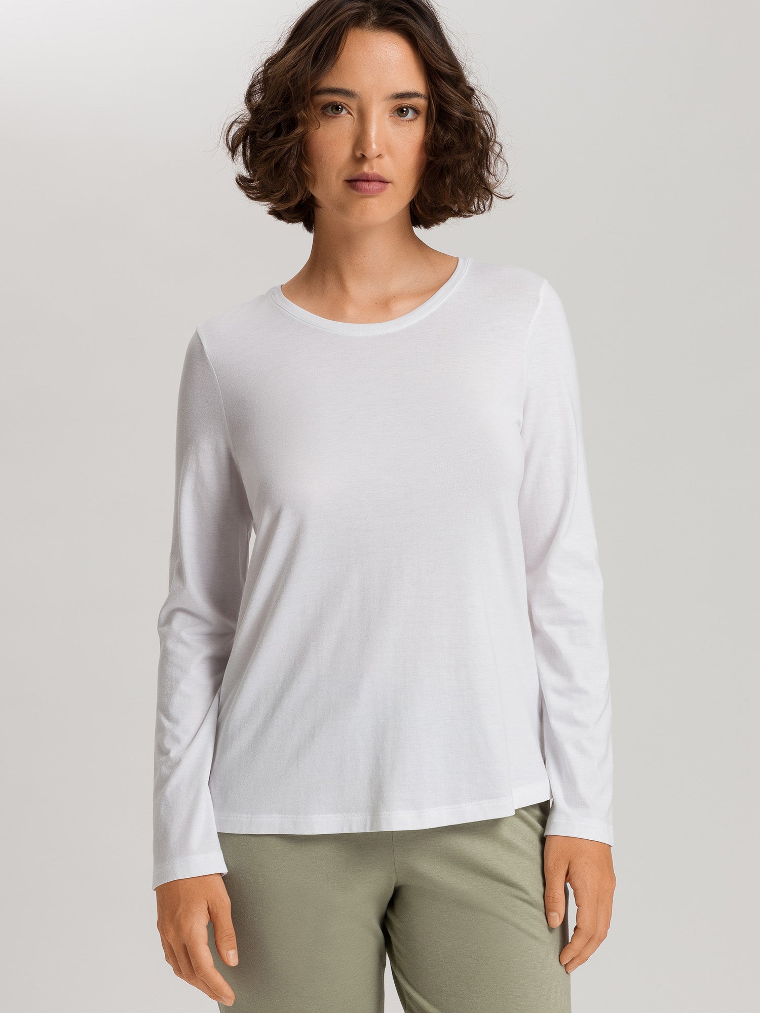 white / L