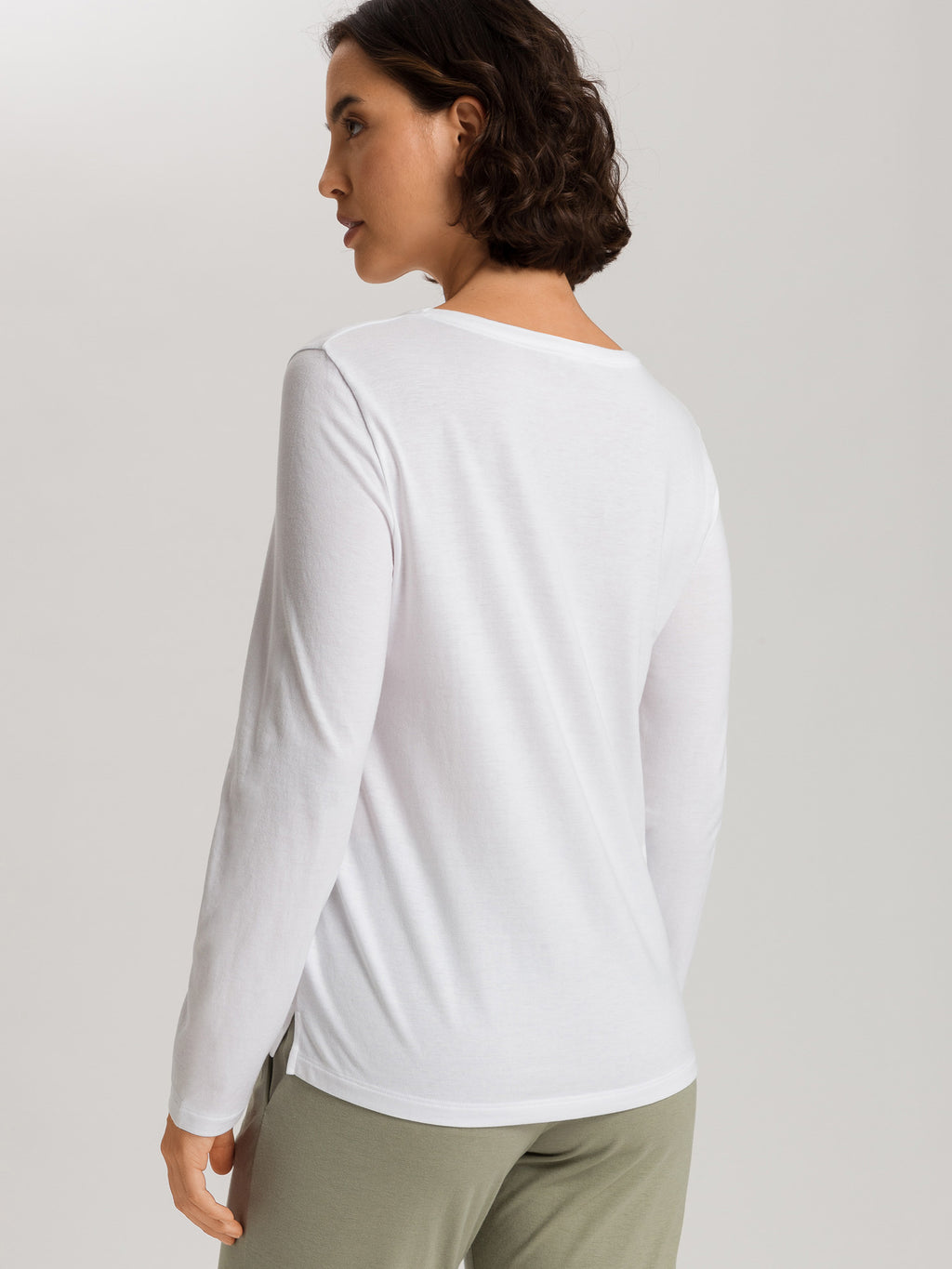 white / L