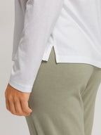 white / L
