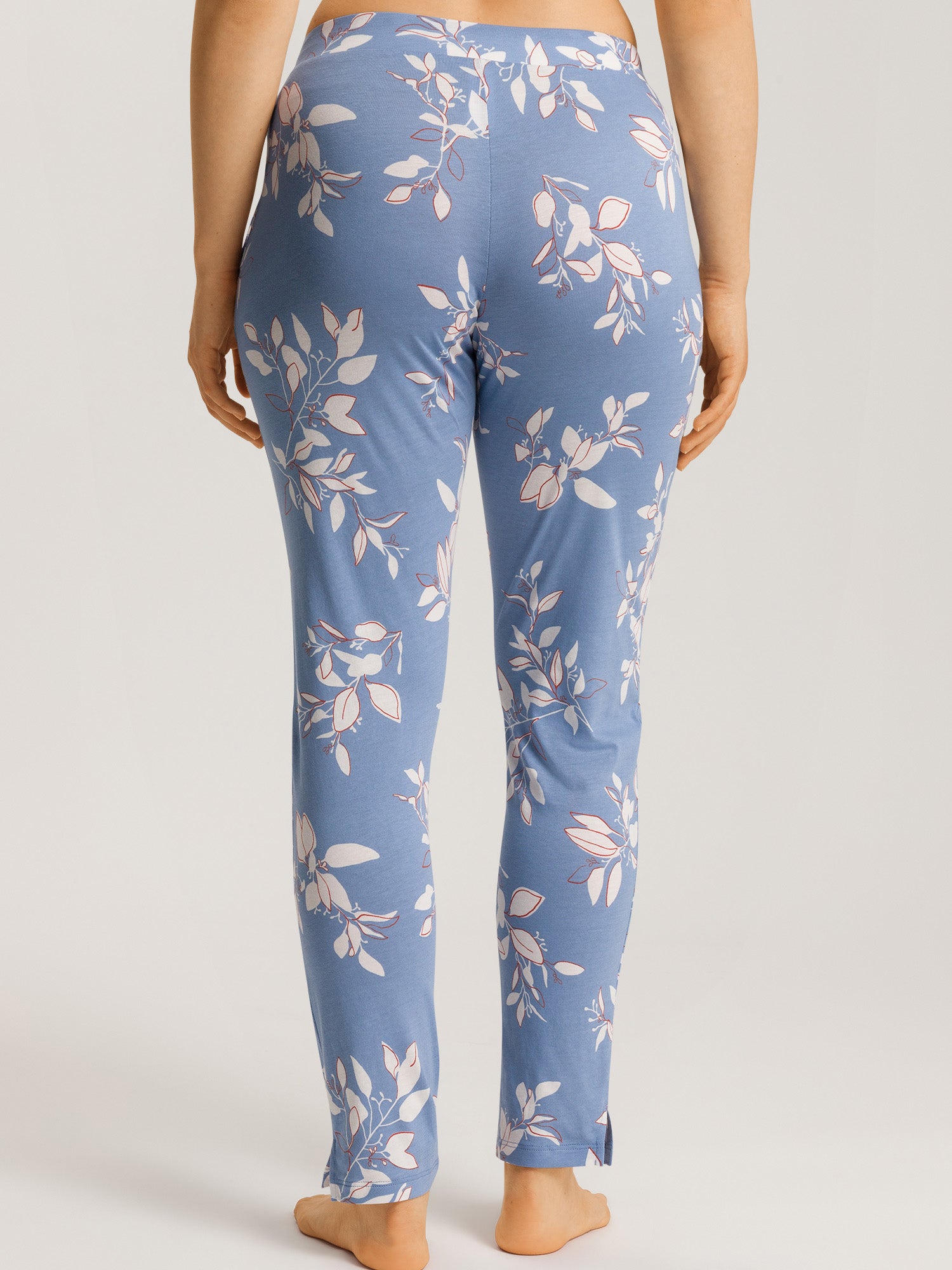 pearly flowers / L