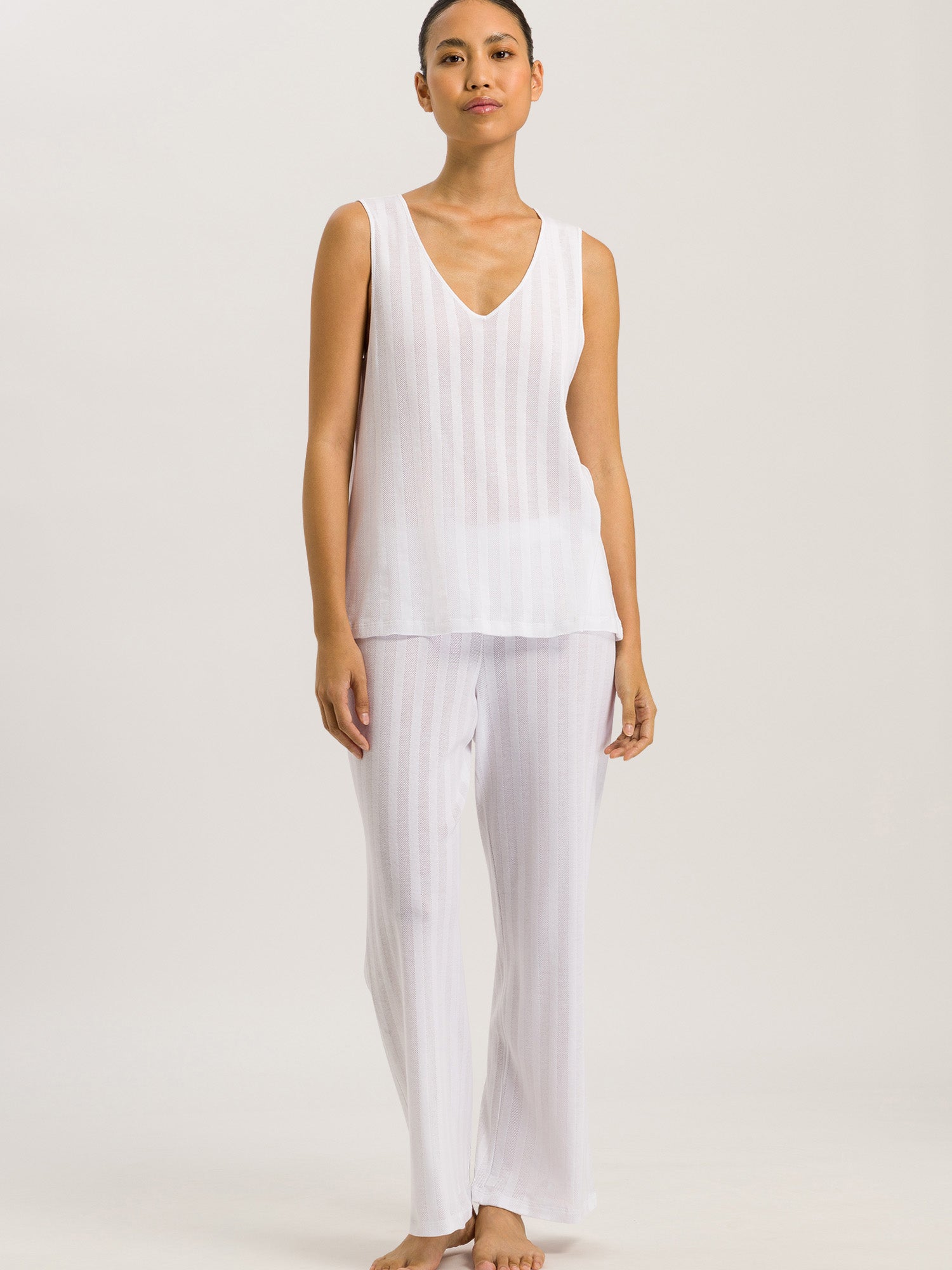 white / L