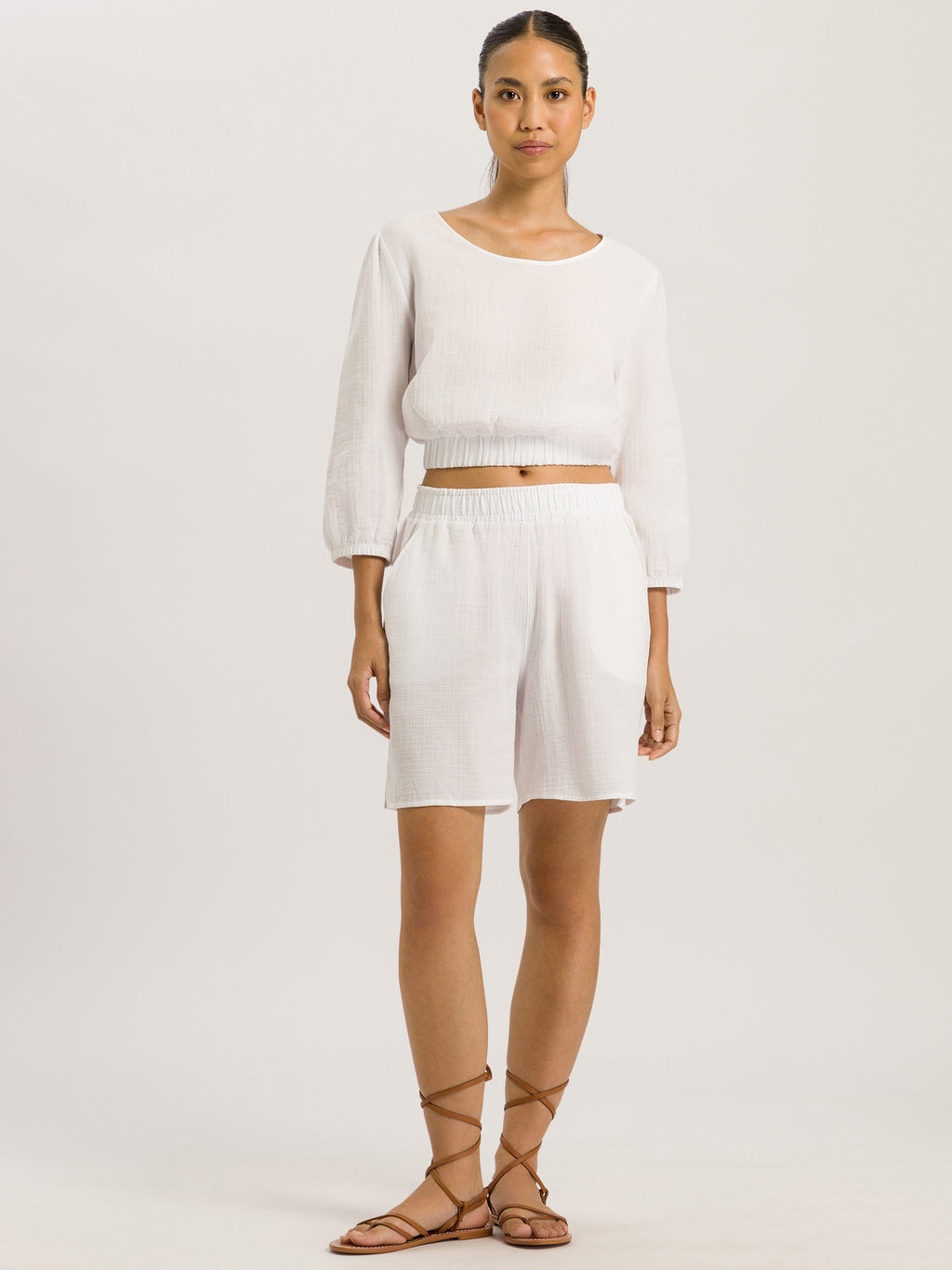 white / L