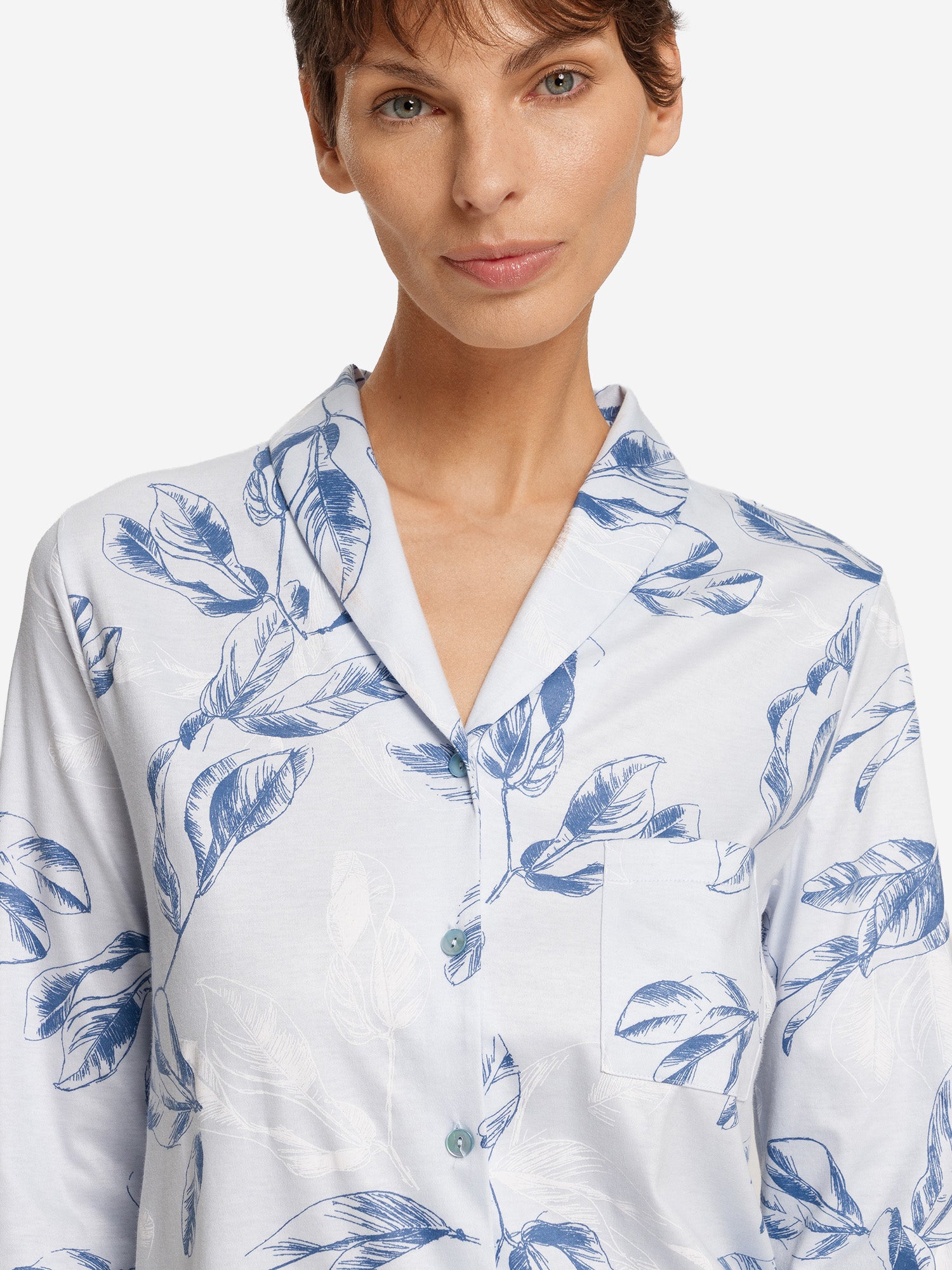 frosty garden / L