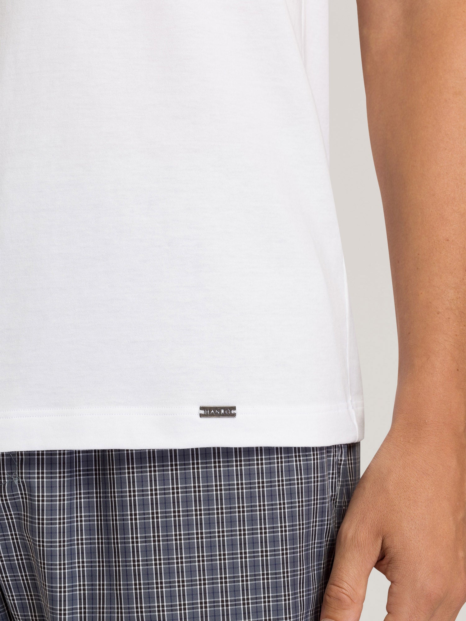 white / L