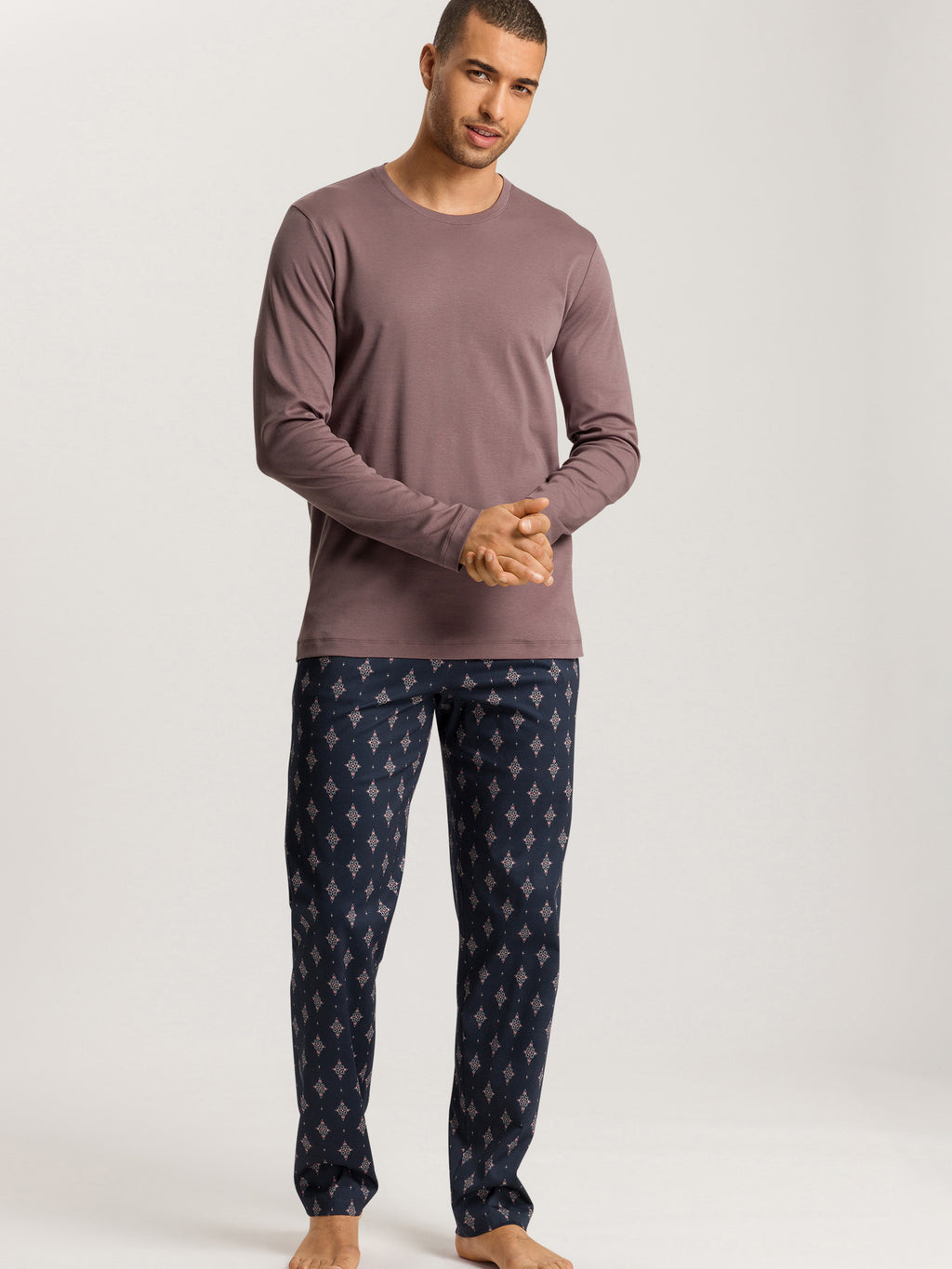 dotted ornament / L