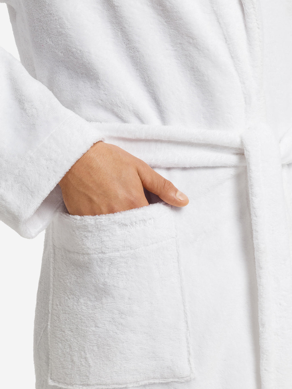 white / L