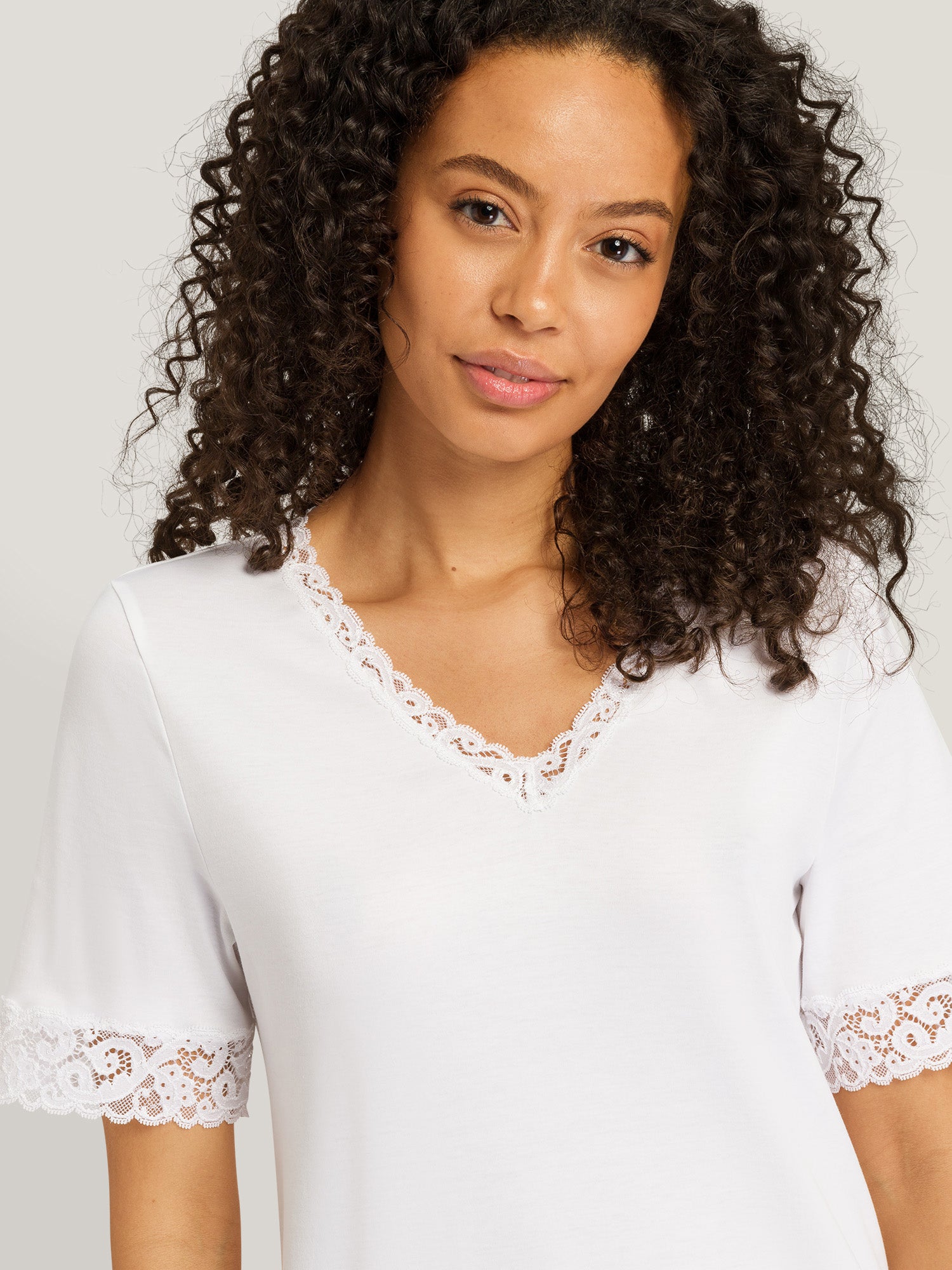 white / L