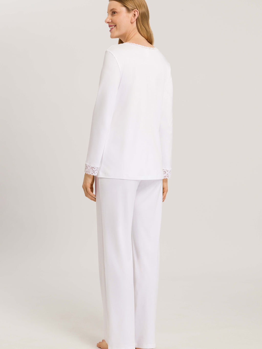 white / L