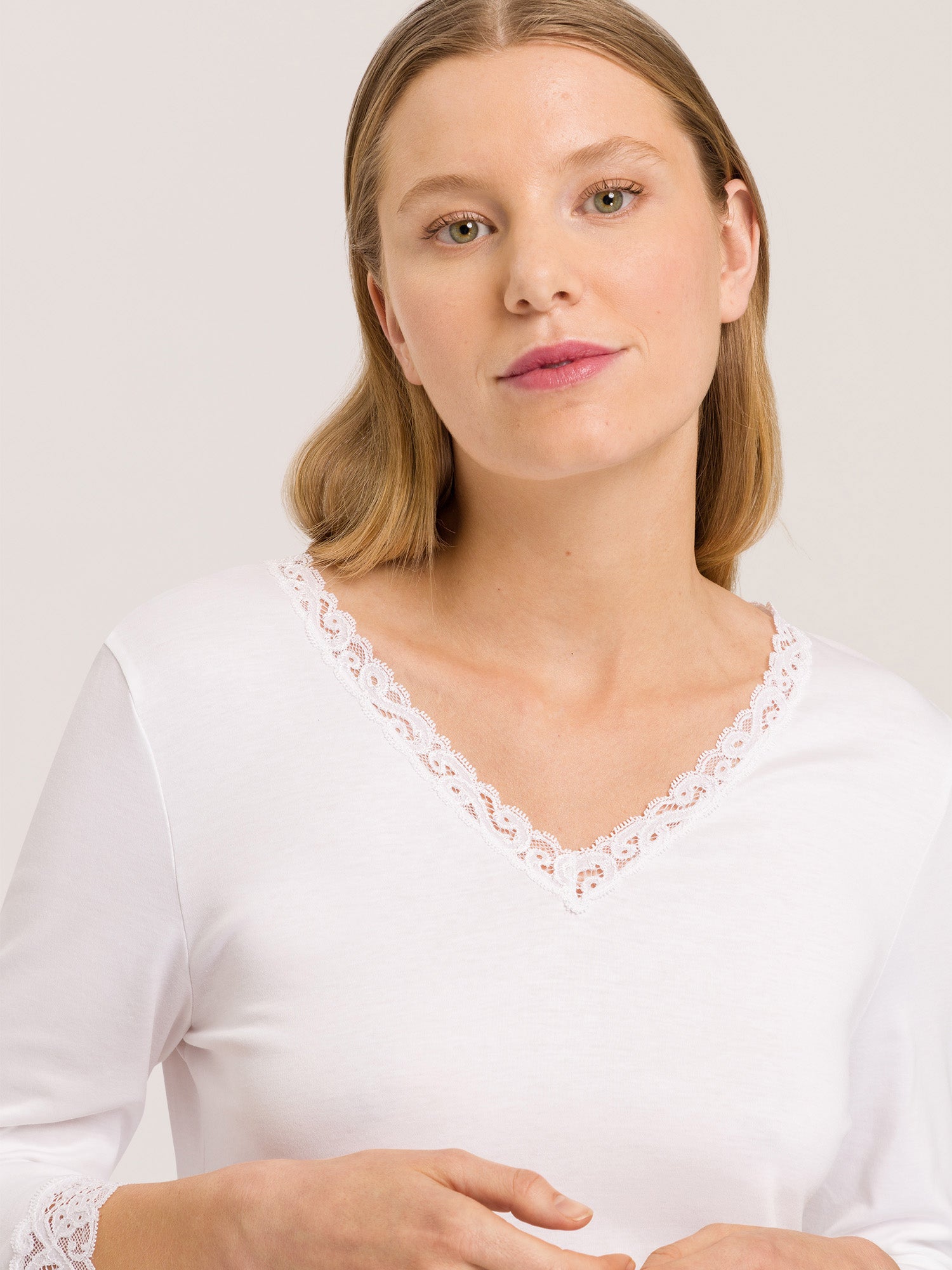 white / L