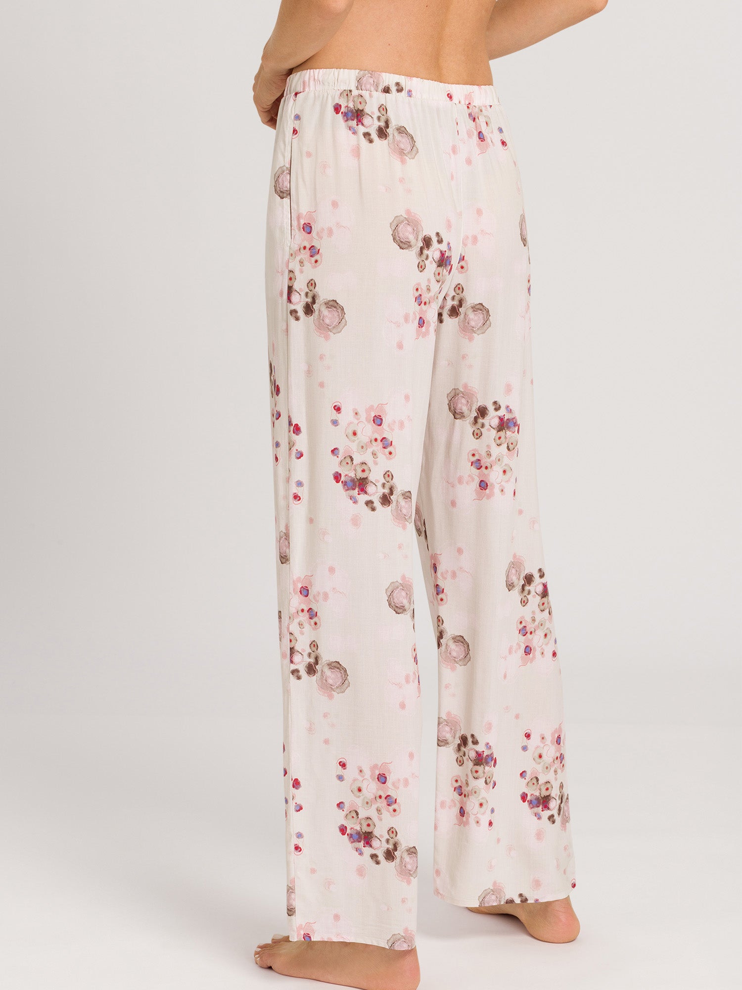 watery blossoms / L