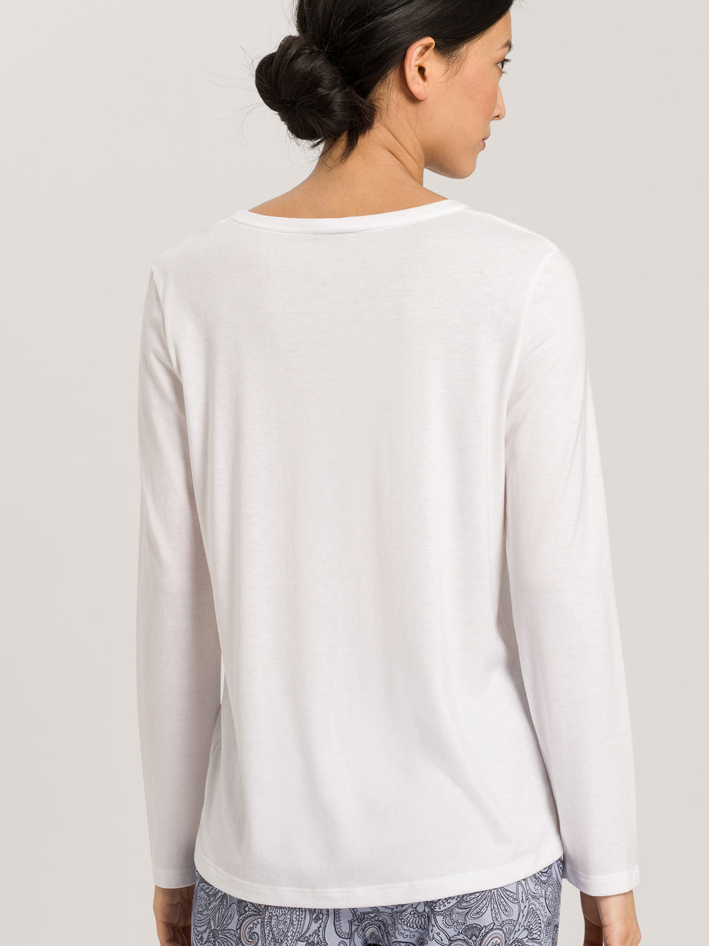 white / L