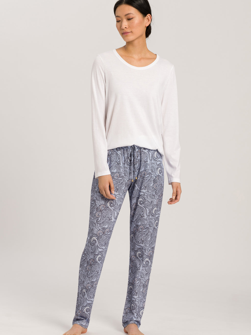 white / L
