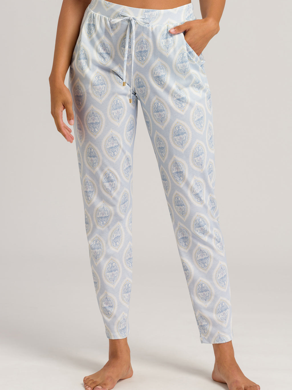 soft arabesque / L